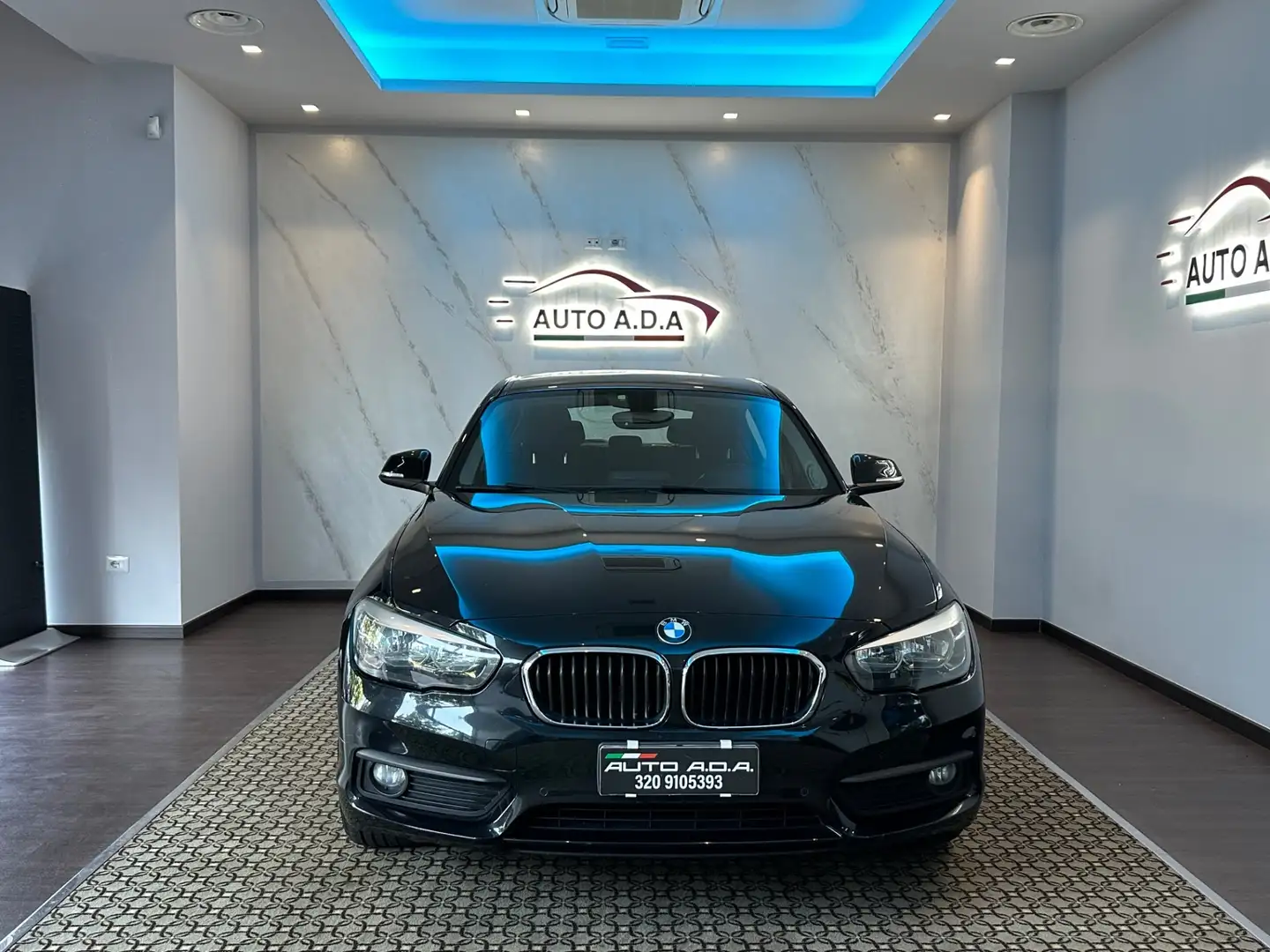BMW 116 116d 5p. Urban Zwart - 1