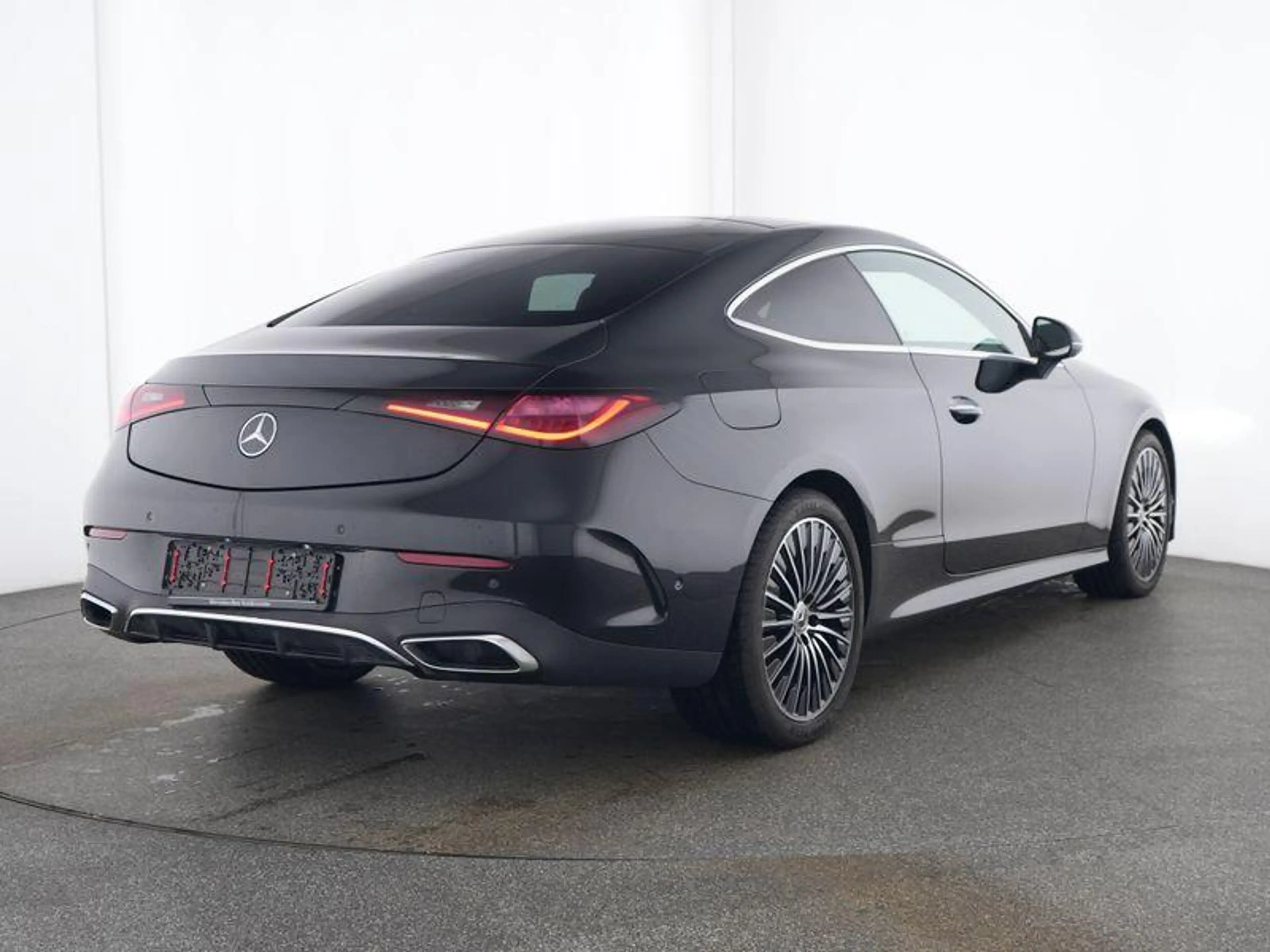 Mercedes-Benz CLE 200 Coupé AMG Line | Panoramisch Dak | Dodehoekassiste — photo 2