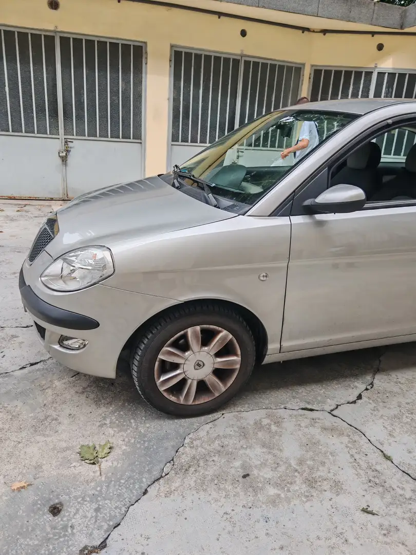 Lancia Ypsilon 1.2 16v Argento - 2