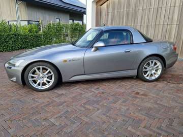 S 2000 2.0i