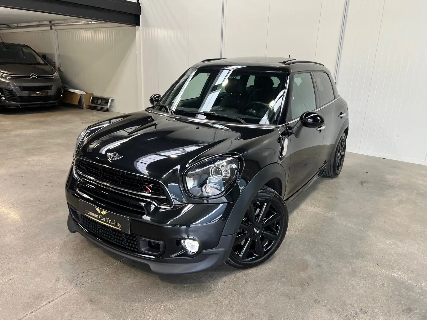 MINI Cooper S Countryman *JOHN COOPER WORKS* PANO, HARMAN/KARDON, SENSOREN Чорний - 2