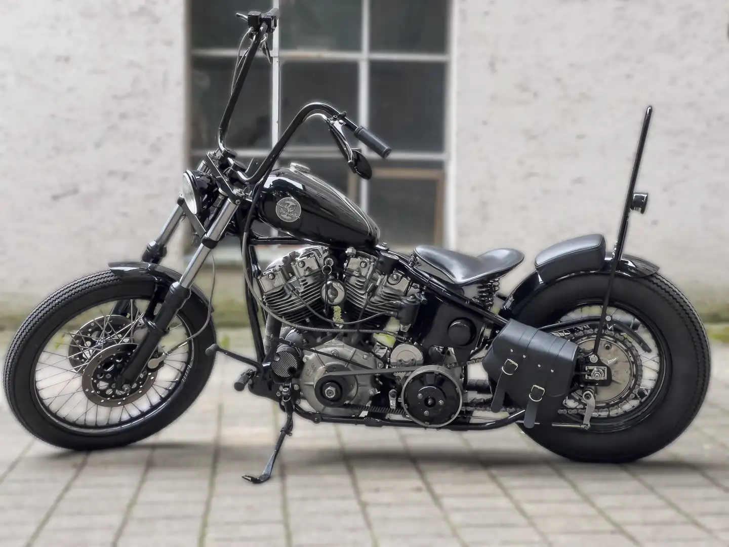 Harley-Davidson Early Shovel - 1