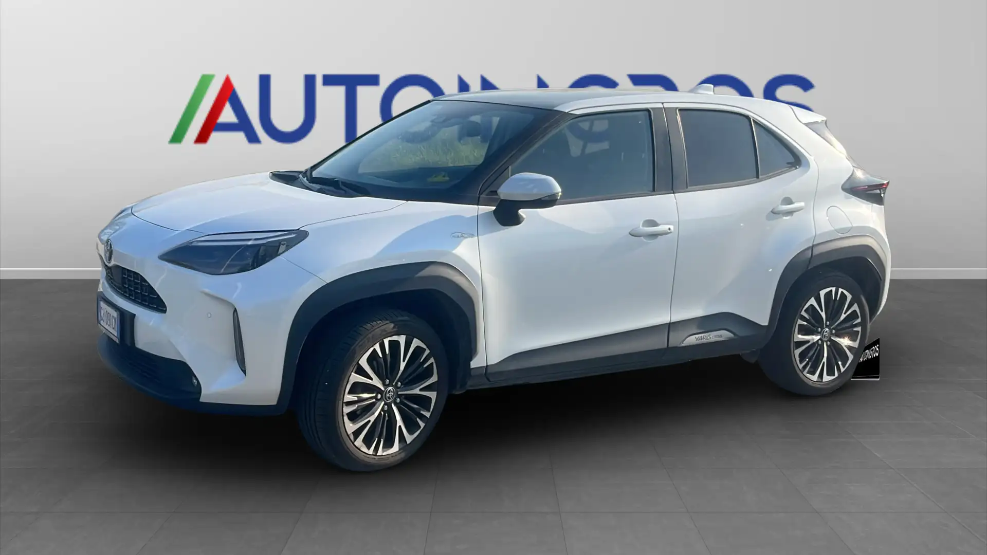 Toyota Yaris Cross 1.5 H Lounge Bianco - 1