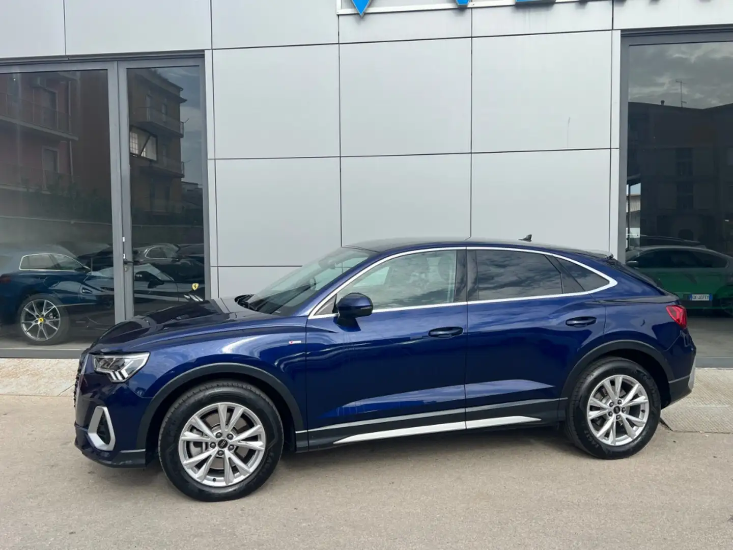 Audi Q3 Sportback 40  tdi S line edition quattro s-tronic Blu/Azzurro - 2