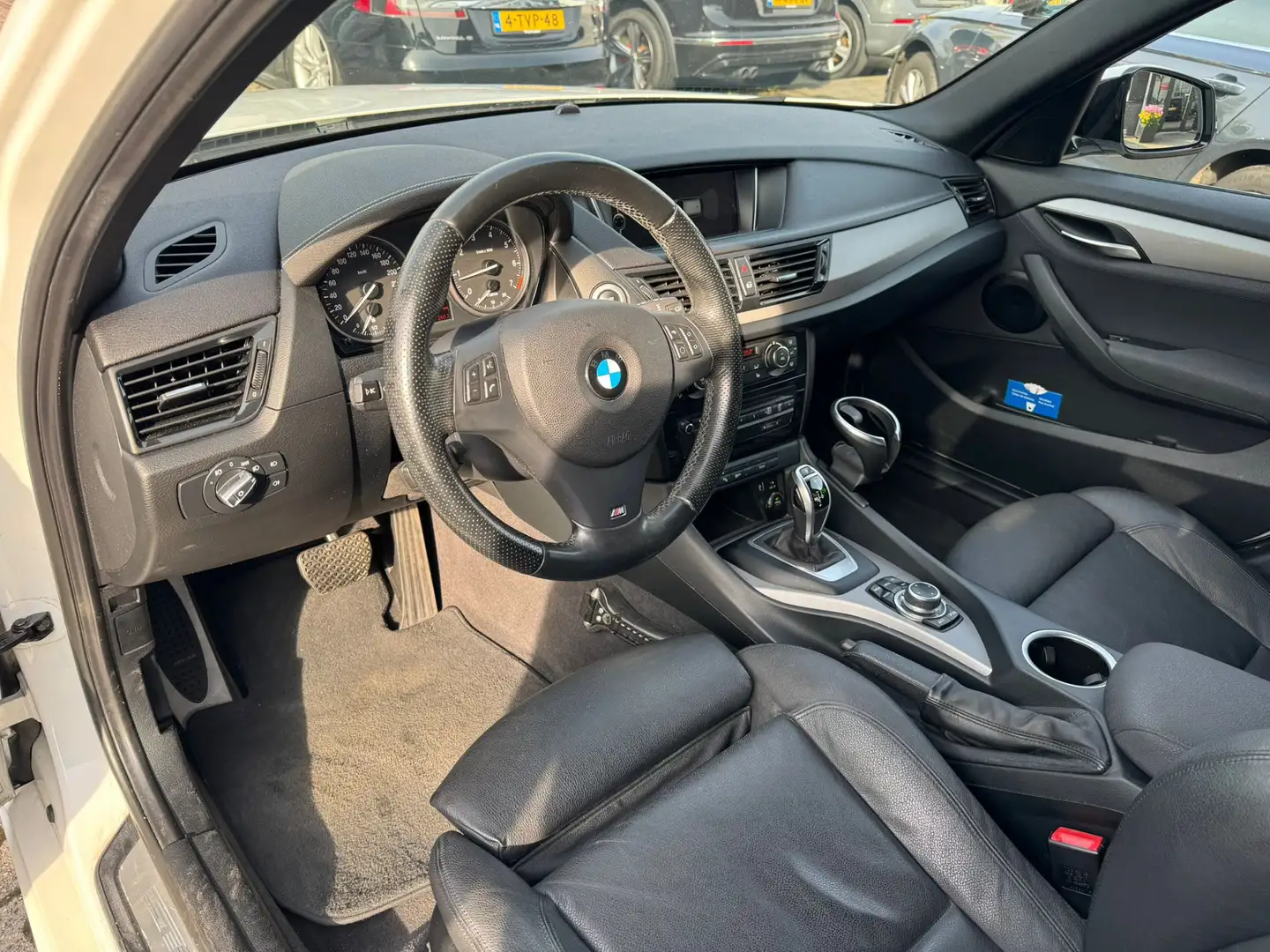 BMW X1 sDrive20i High Executive leer, xenon, pano Beyaz - 2