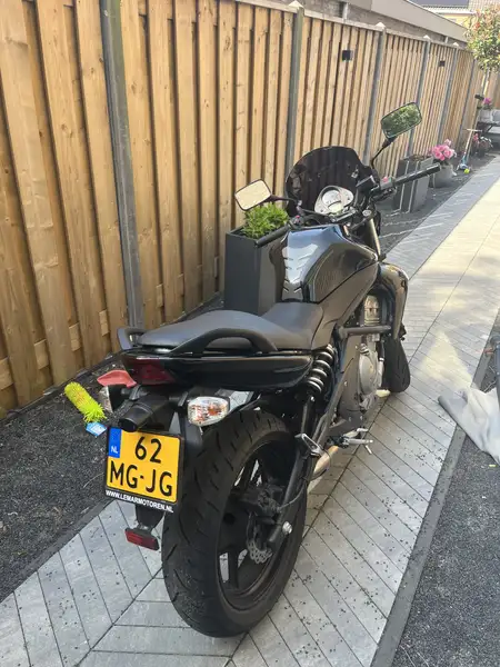 Kawasaki ER-6n - foto 2