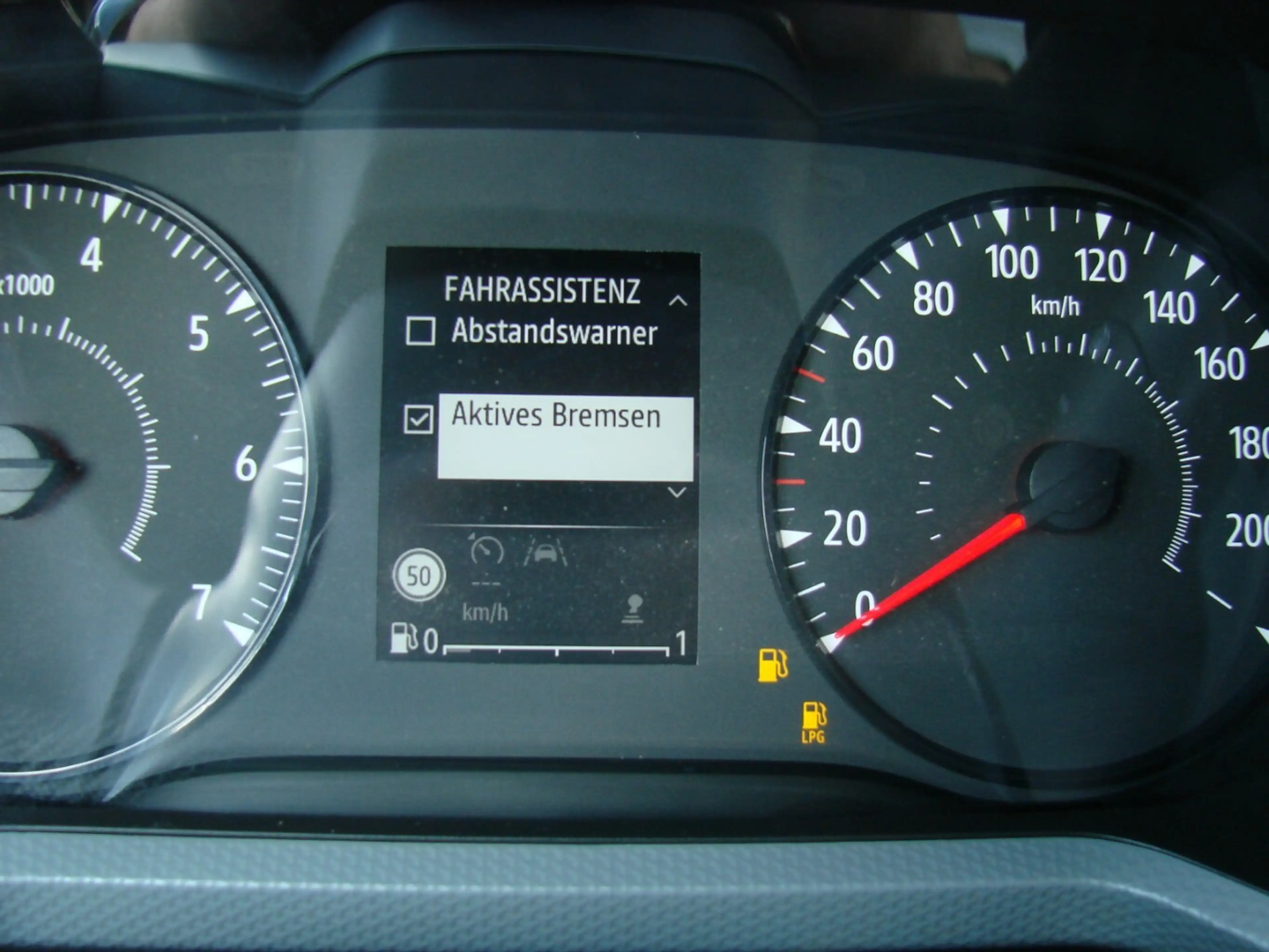 Dacia Duster III 1.0 LPG ECO-G 100 Essential Spurhalt — photo 12