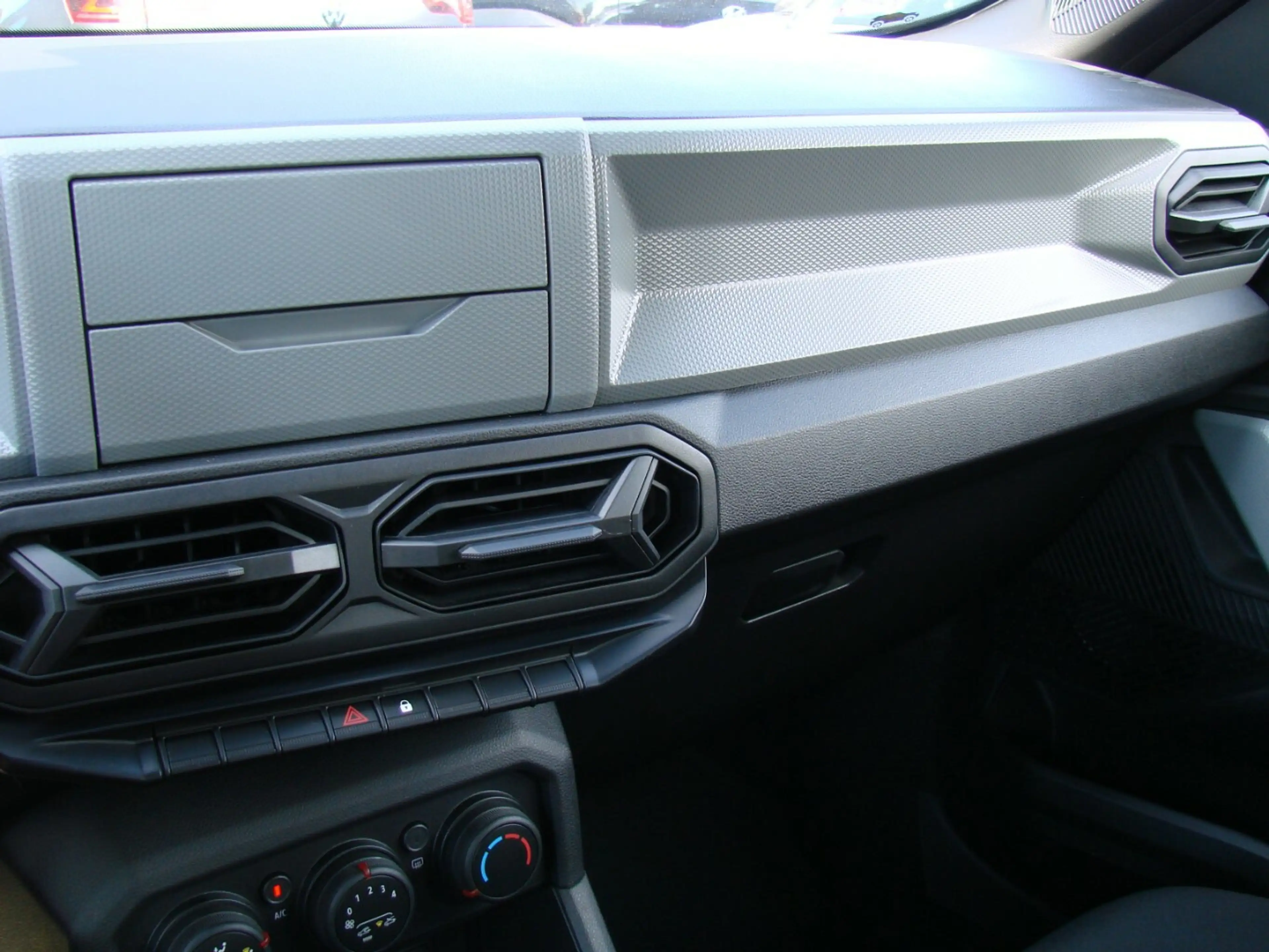 Dacia Duster III 1.0 LPG ECO-G 100 Essential Spurhalt — photo 15
