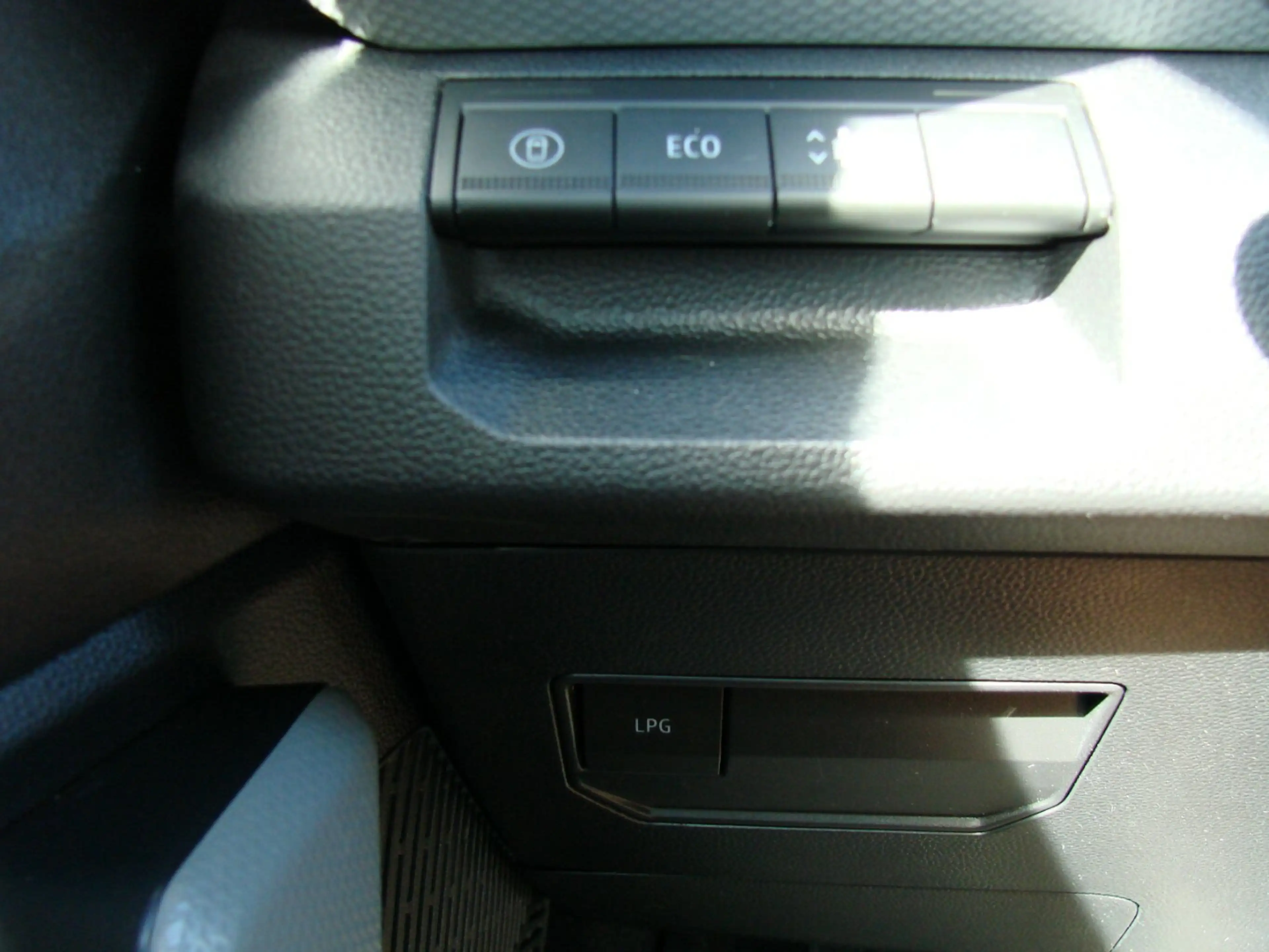 Dacia Duster III 1.0 LPG ECO-G 100 Essential Spurhalt — photo 13