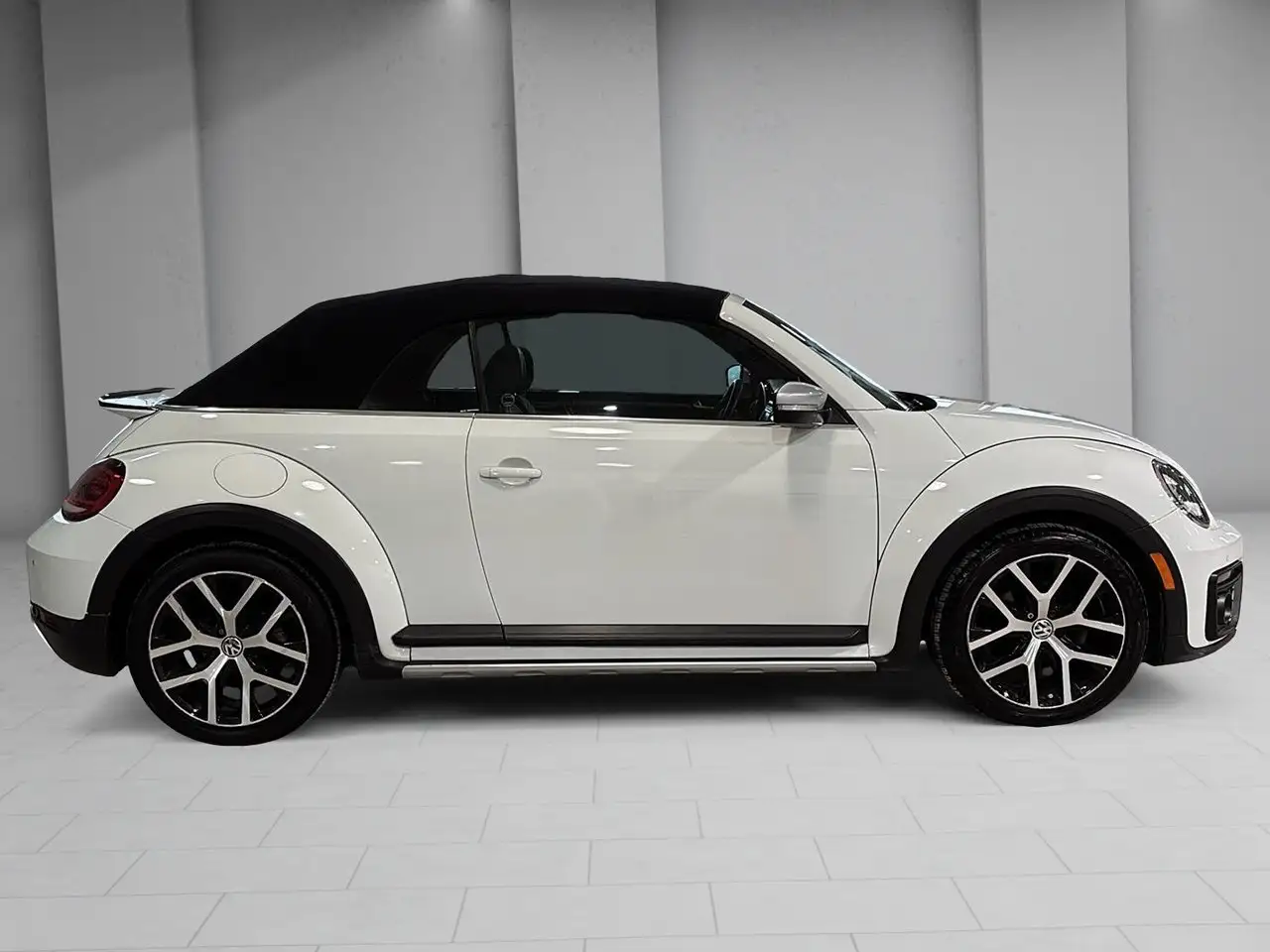 Volkswagen Beetle снимка Volkswagen Beetle