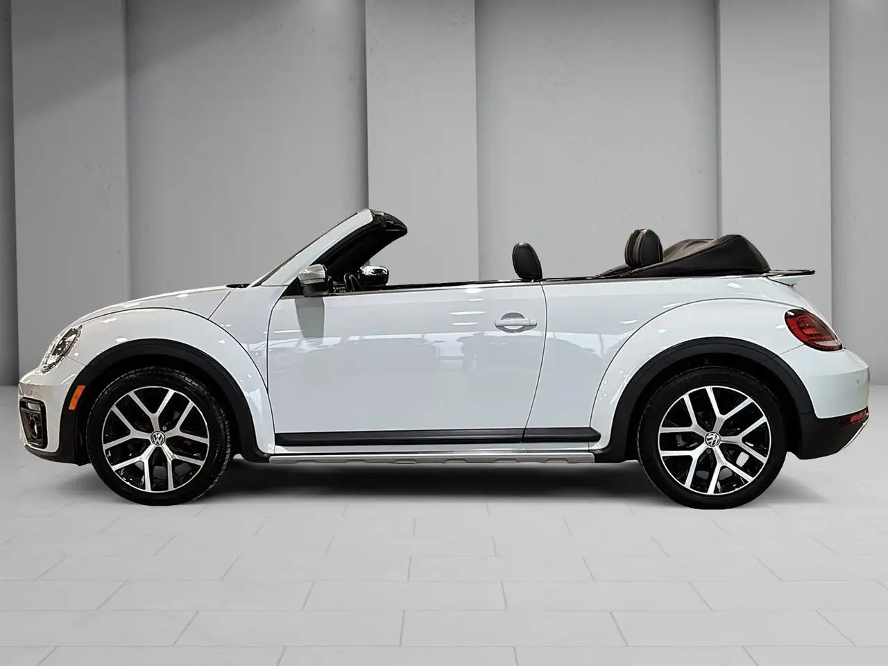 Volkswagen Beetle снимка Volkswagen Beetle
