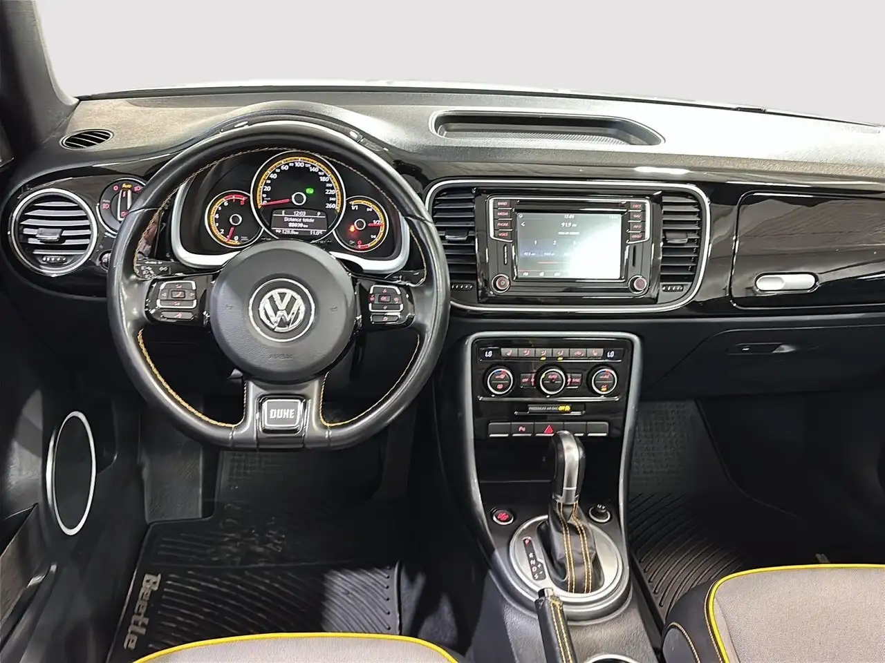 Volkswagen Beetle снимка Volkswagen Beetle