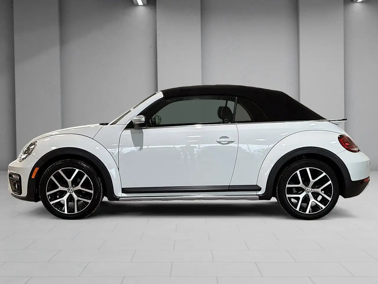 Volkswagen Beetle снимка Volkswagen Beetle