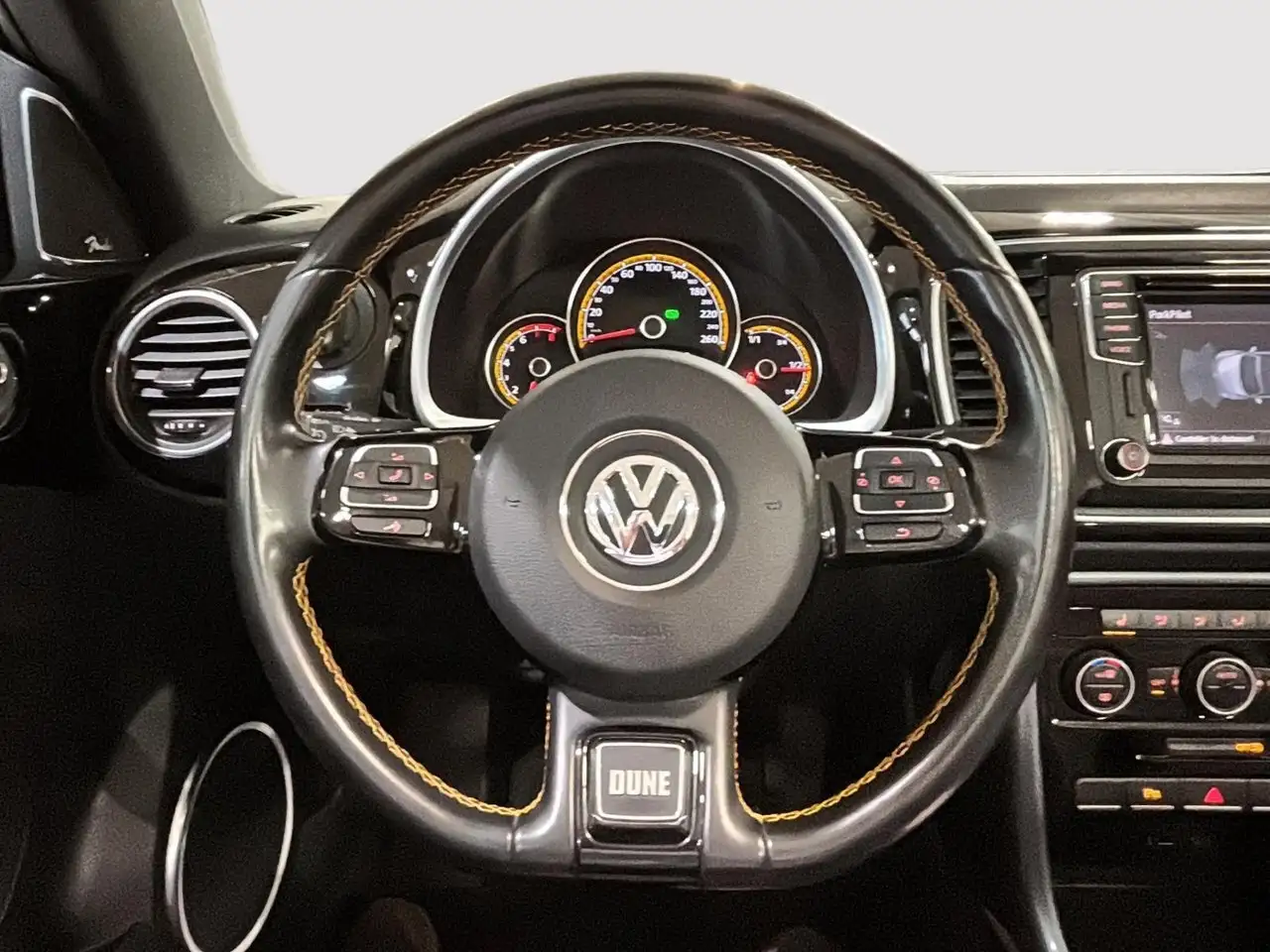 Volkswagen Beetle снимка Volkswagen Beetle