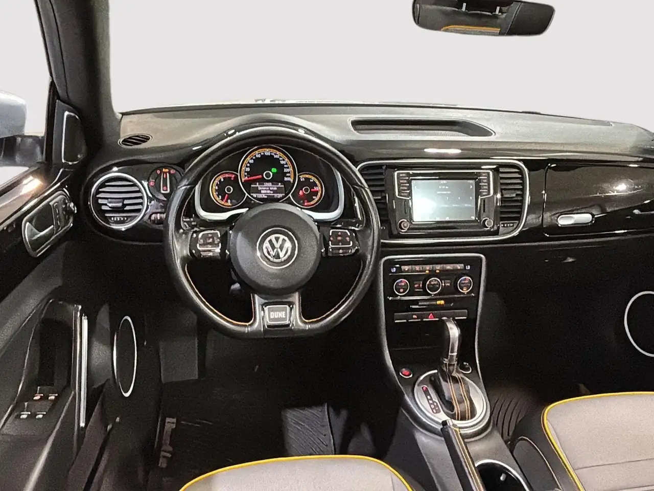 Volkswagen Beetle снимка Volkswagen Beetle