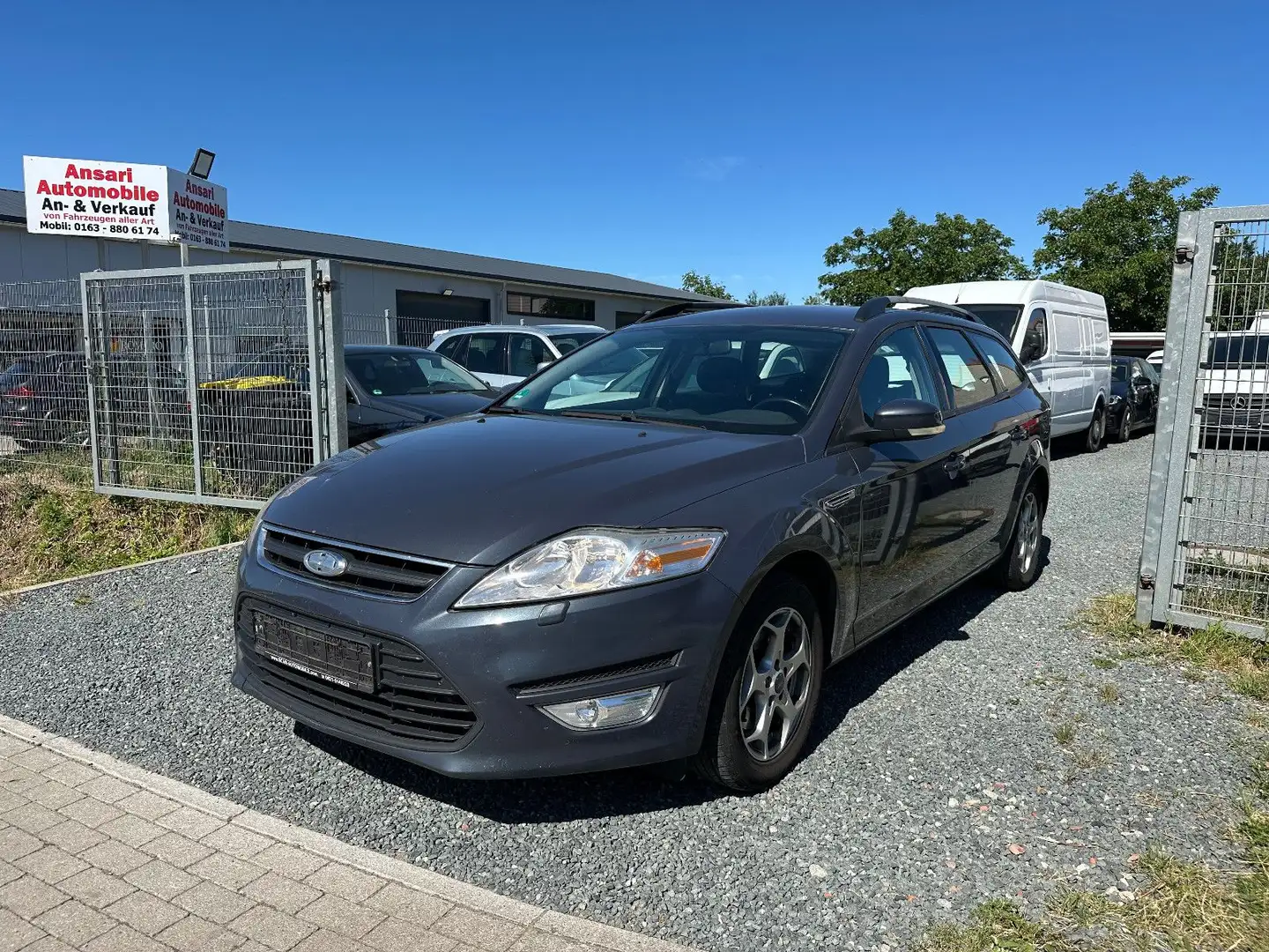 Ford Mondeo Turnier 2.0 TDCi Trend | Navi | AHK Grau - 1