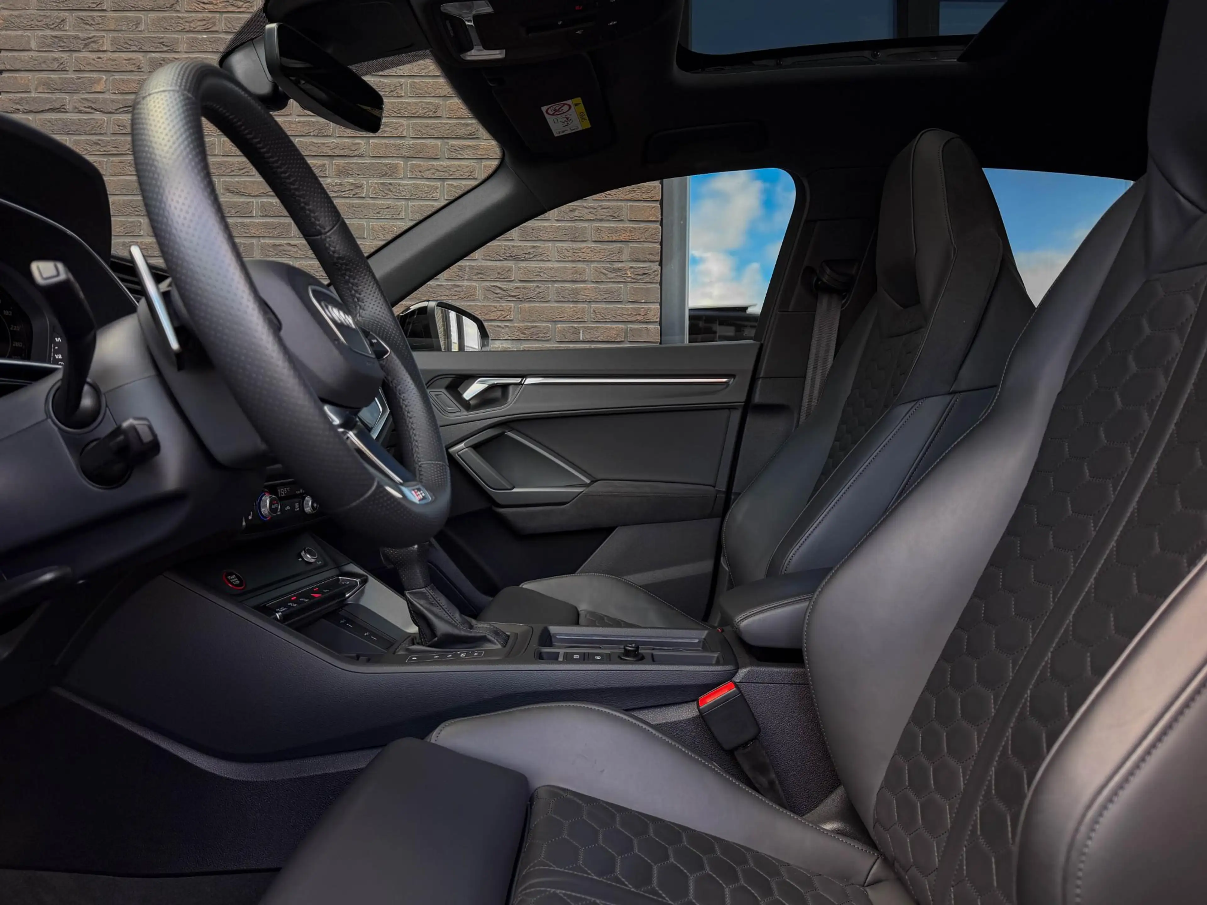 Audi RS Q3 RSQ3 Sportback TFSI 2.5 | Pano | 21" | RS Stoelen — photo 9