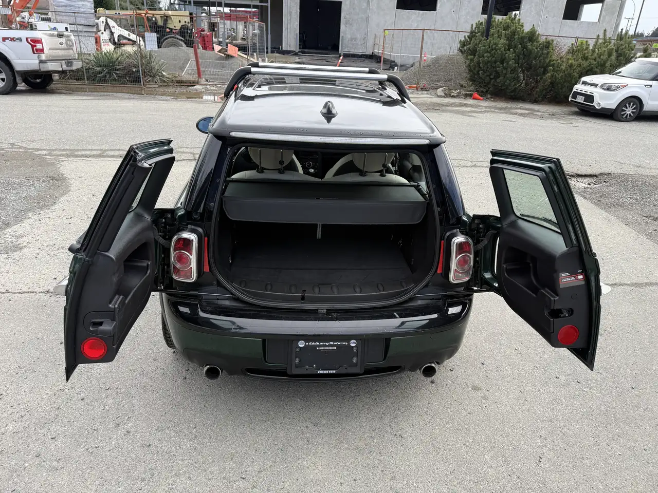 MINI Cooper Clubman снимка MINI Cooper Clubman