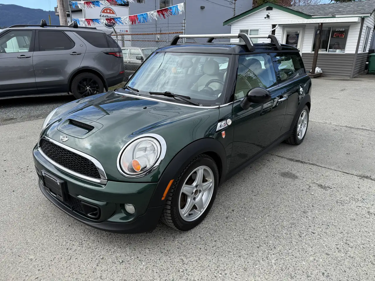MINI Cooper Clubman снимка MINI Cooper Clubman