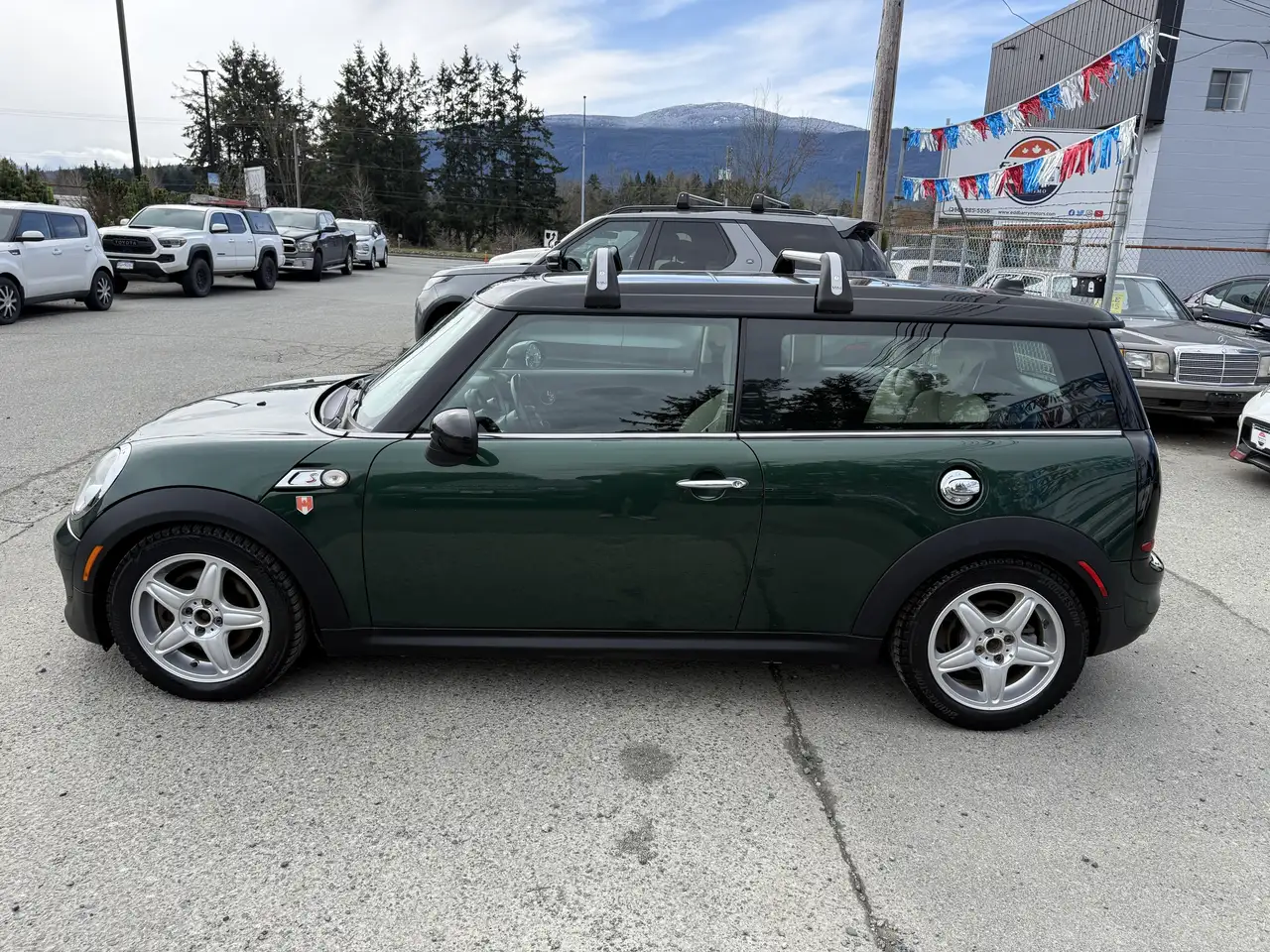 MINI Cooper Clubman снимка MINI Cooper Clubman