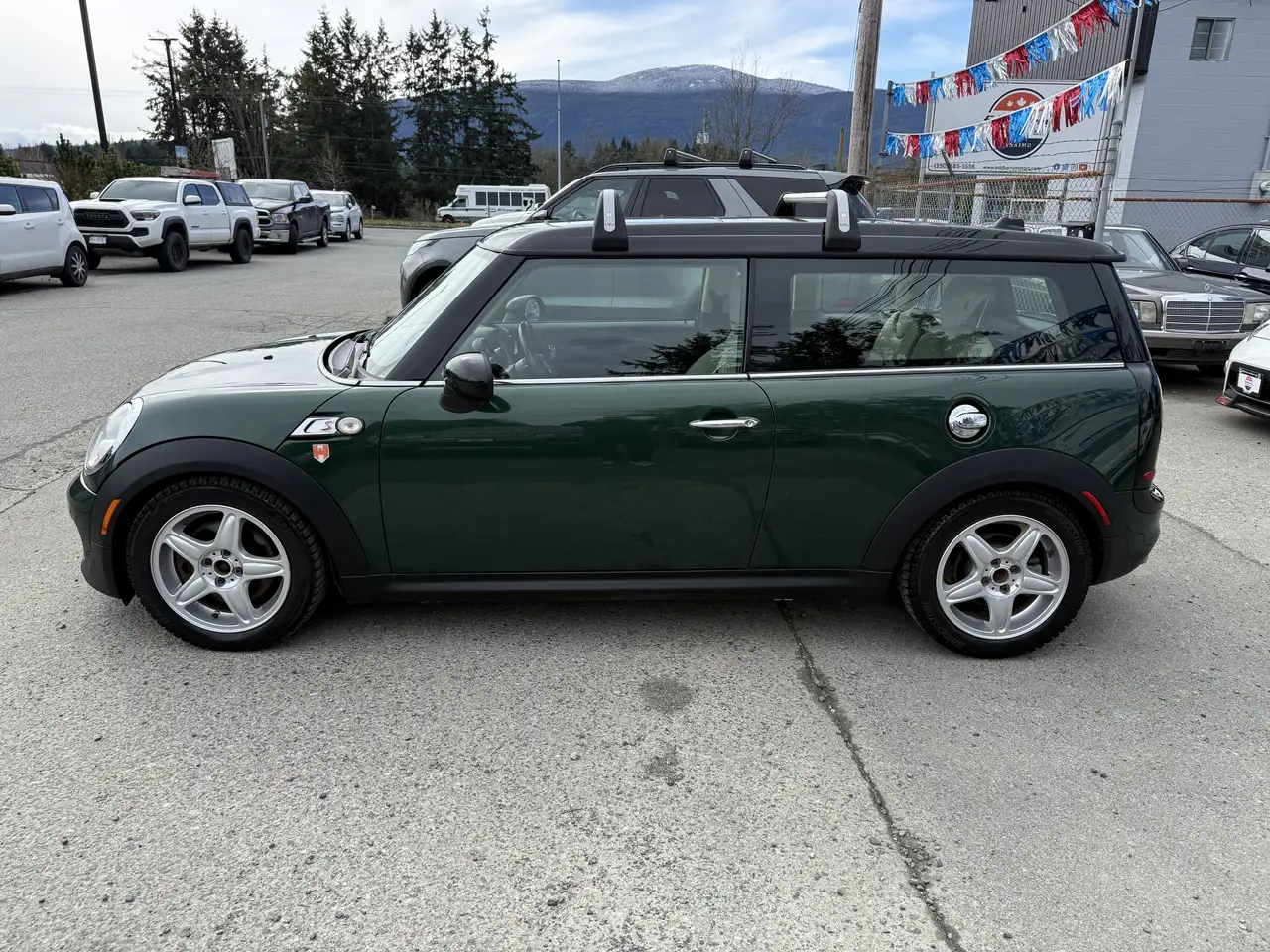 MINI Cooper Clubman снимка MINI Cooper Clubman