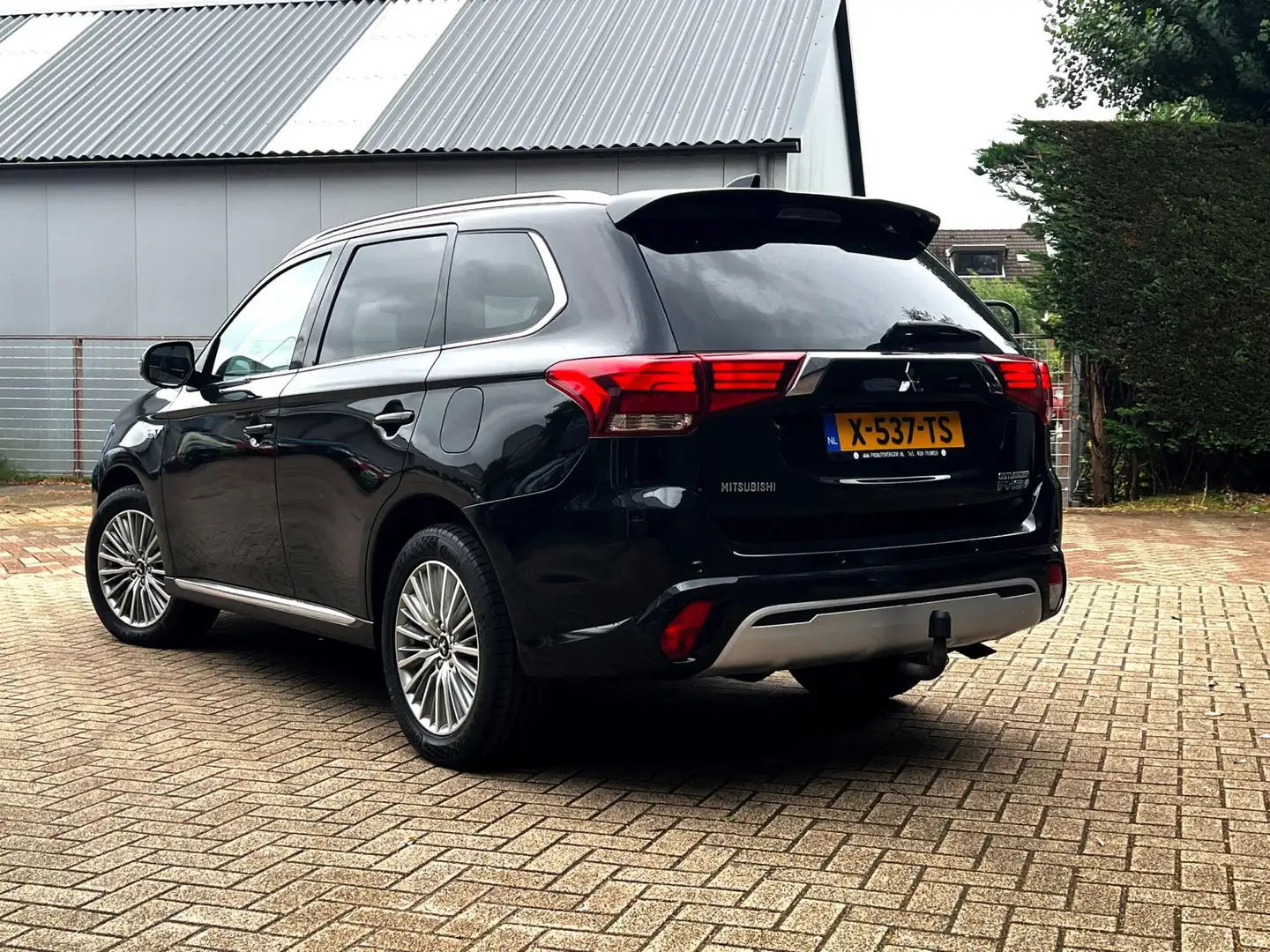 Mitsubishi Outlander 2.4 PHEV S-Edition 3D cam_Trekh_Goed onderhouden a Schwarz - 2