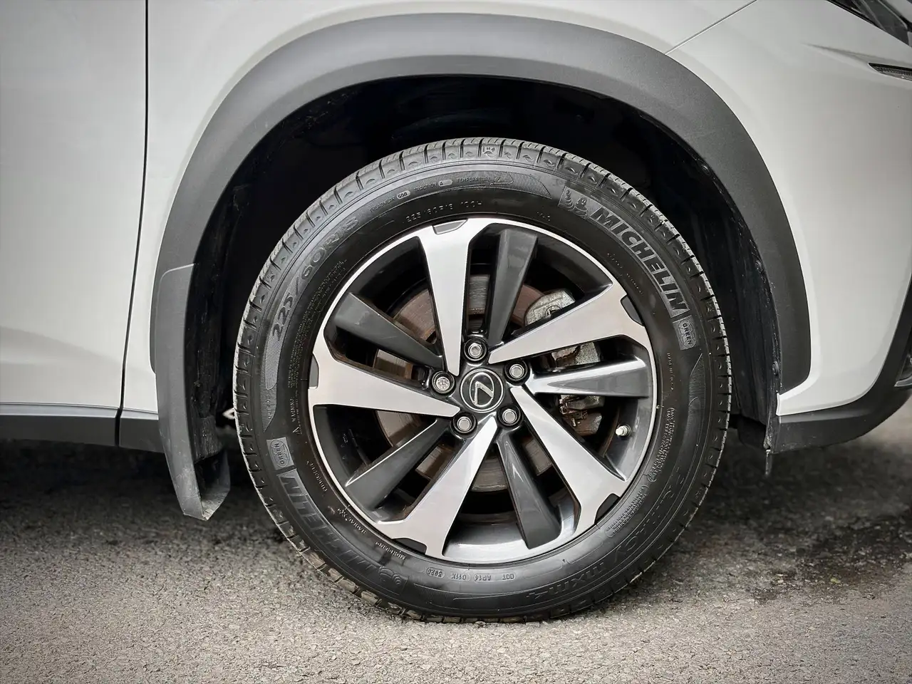 Lexus NX снимка Lexus NX