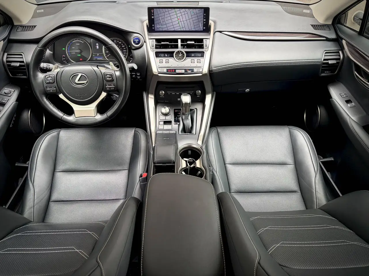 Lexus NX снимка Lexus NX