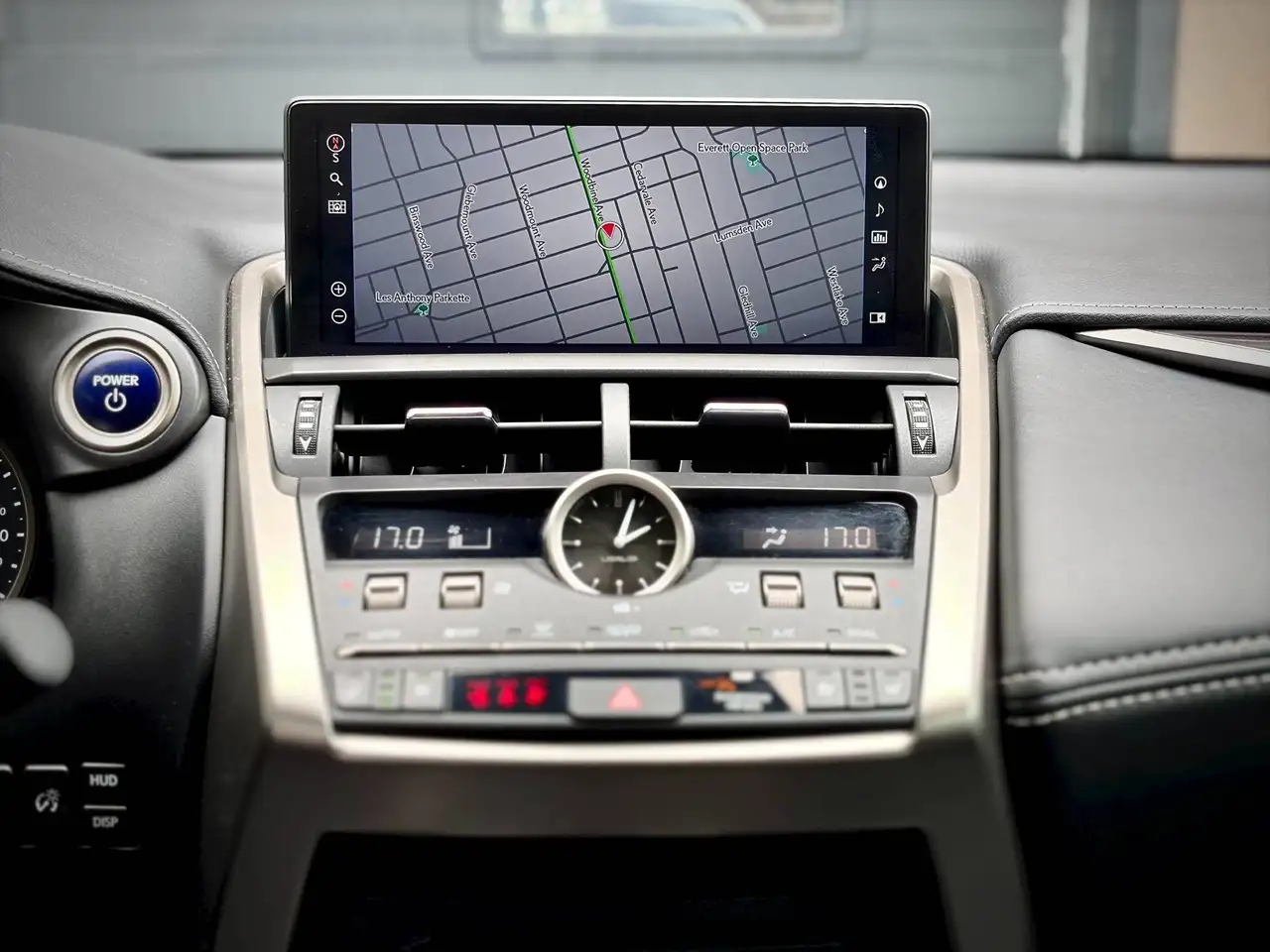Lexus NX снимка Lexus NX