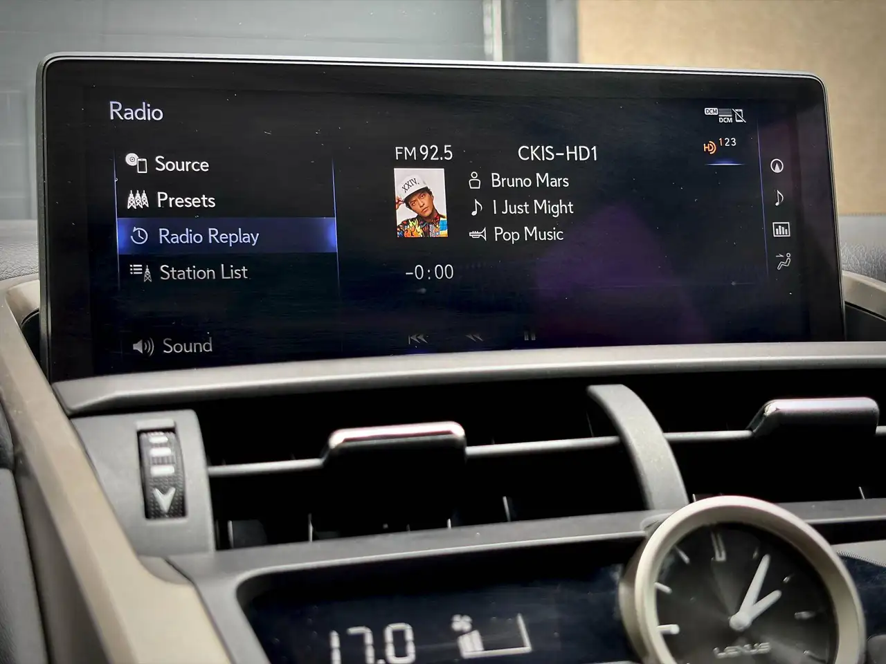 Lexus NX снимка Lexus NX