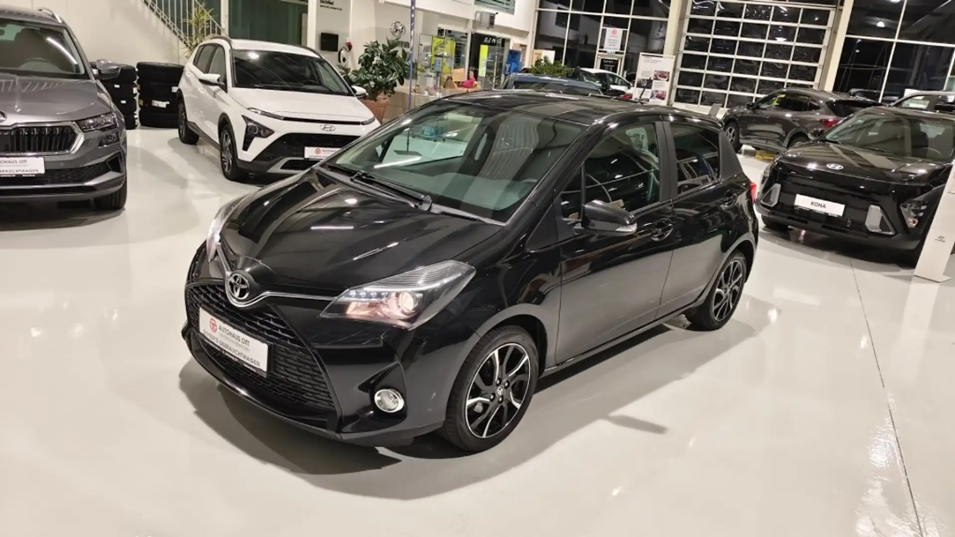 Toyota Yaris 1,33 Dual-VVT-i Schwarz - 2