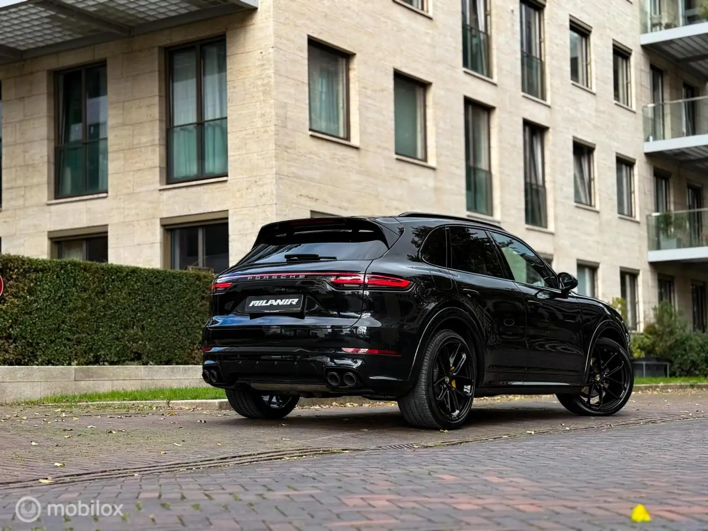 Porsche Cayenne 3.0 E-Hybrid SPORT-DESIGN|Pano|BOSE|Trekhaak Noir - 2