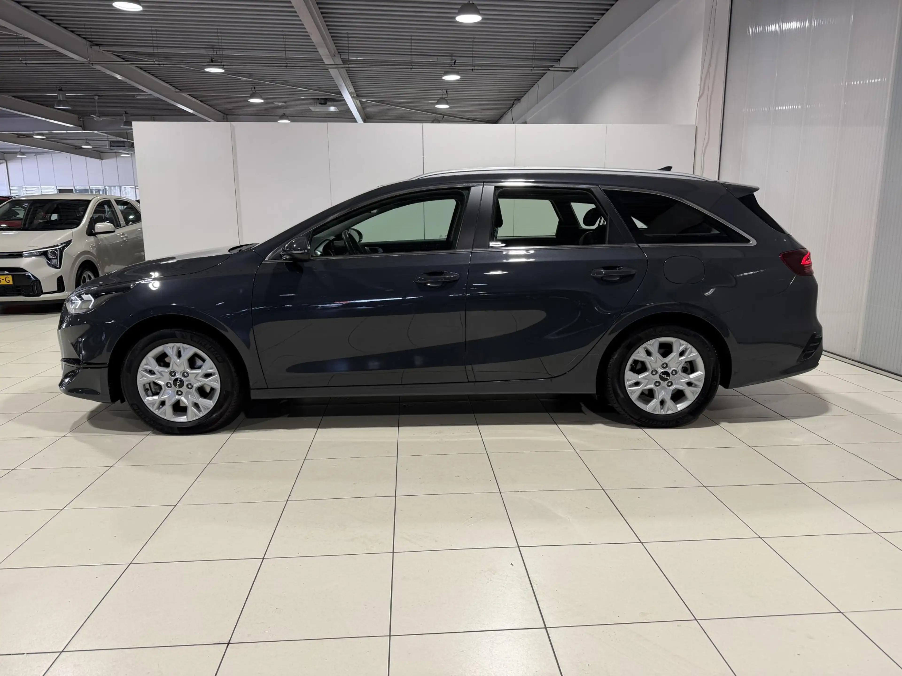 Kia Ceed SW / cee'd SW Sportswagon 1.5 T-GDi DynamicLine Trekhaak, Apple — photo 4