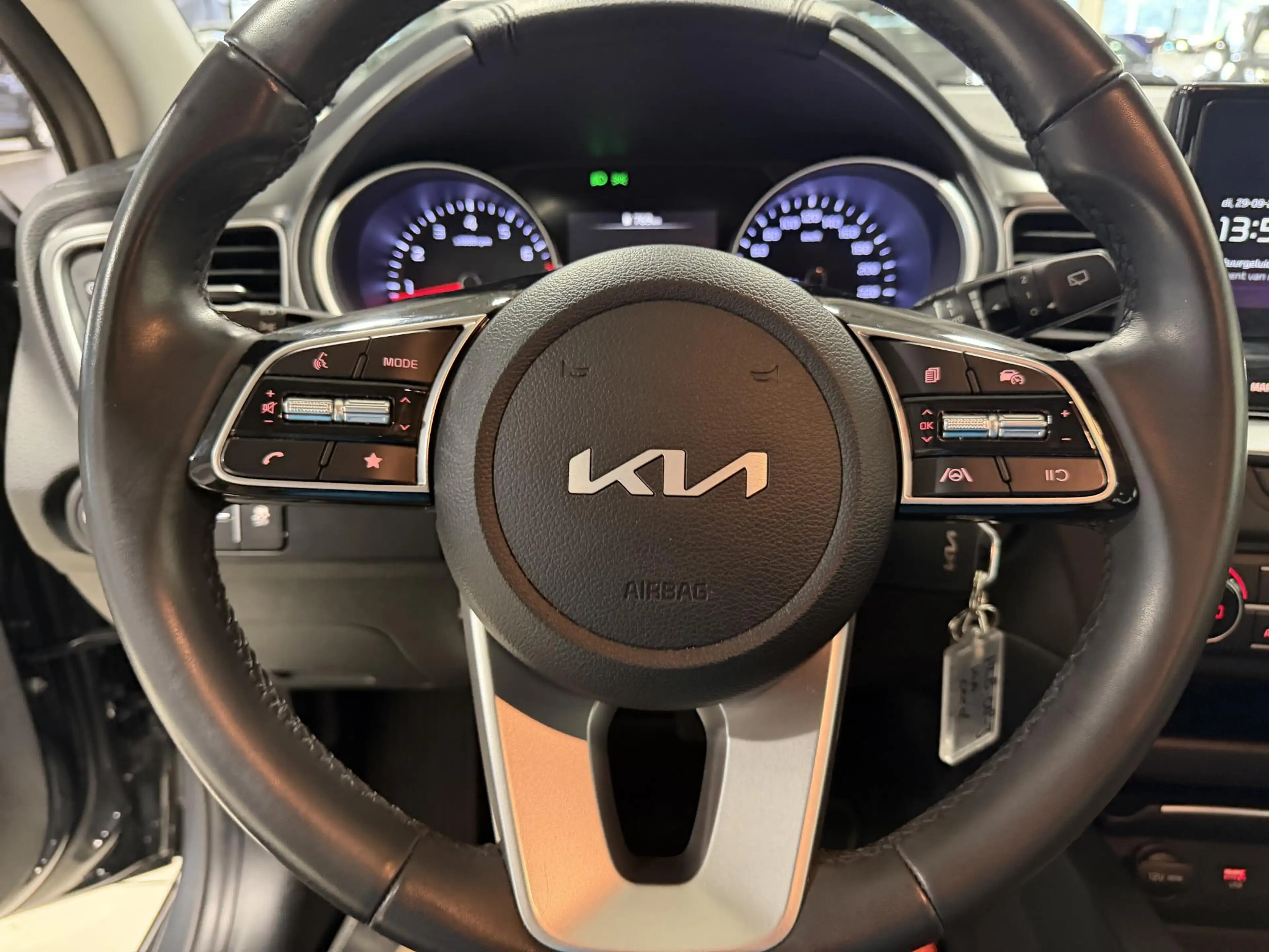 Kia Ceed SW / cee'd SW Sportswagon 1.5 T-GDi DynamicLine Trekhaak, Apple — photo 10