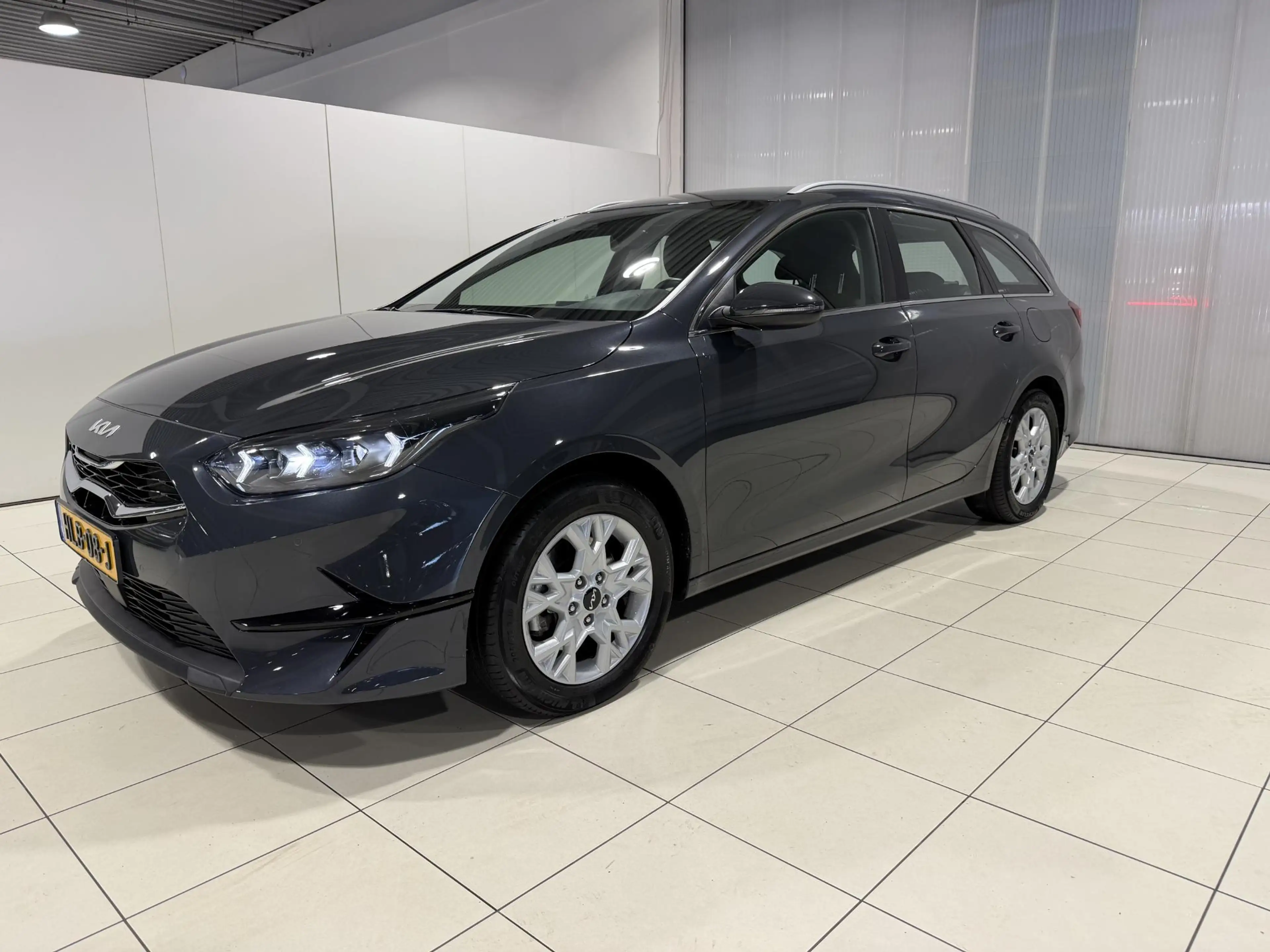 Kia Ceed SW / cee'd SW Sportswagon 1.5 T-GDi DynamicLine Trekhaak, Apple — photo 3