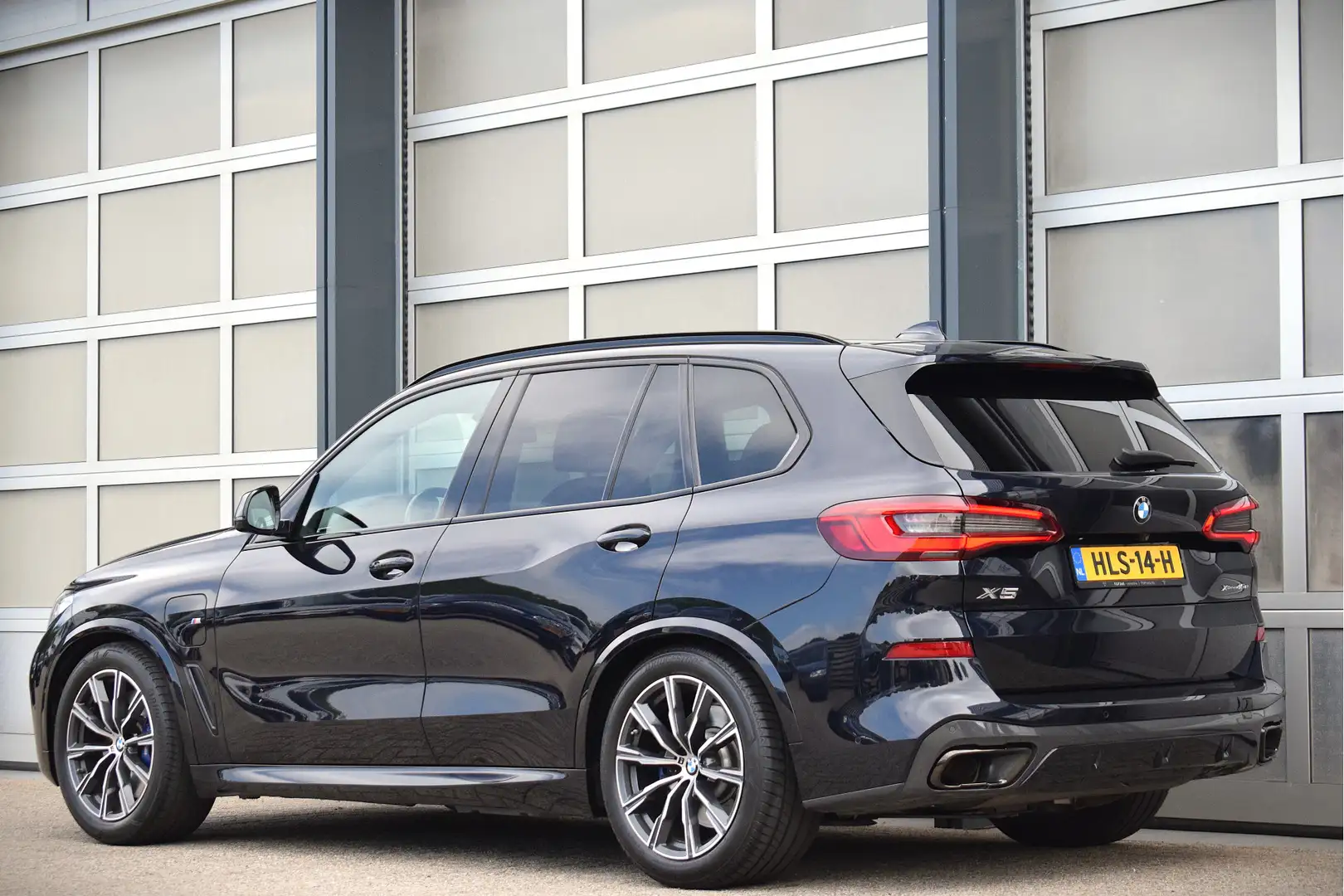 BMW X5 xDrive45e High Ex. M-Sport | Carbon Zwart | LASER Zwart - 2
