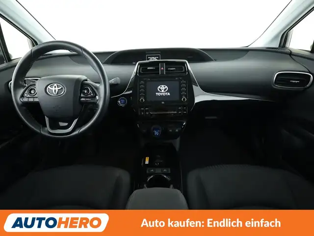 Toyota Prius view 12