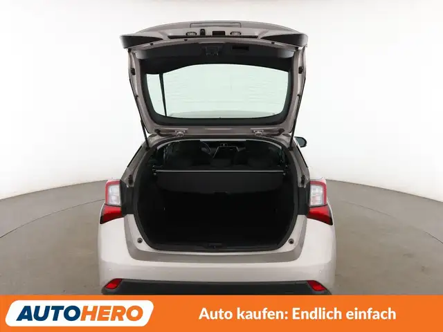 Toyota Prius view 16