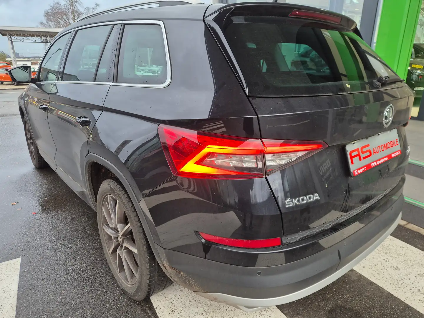 Skoda Kodiaq Scout 4x4 Automatik Zwart - 2