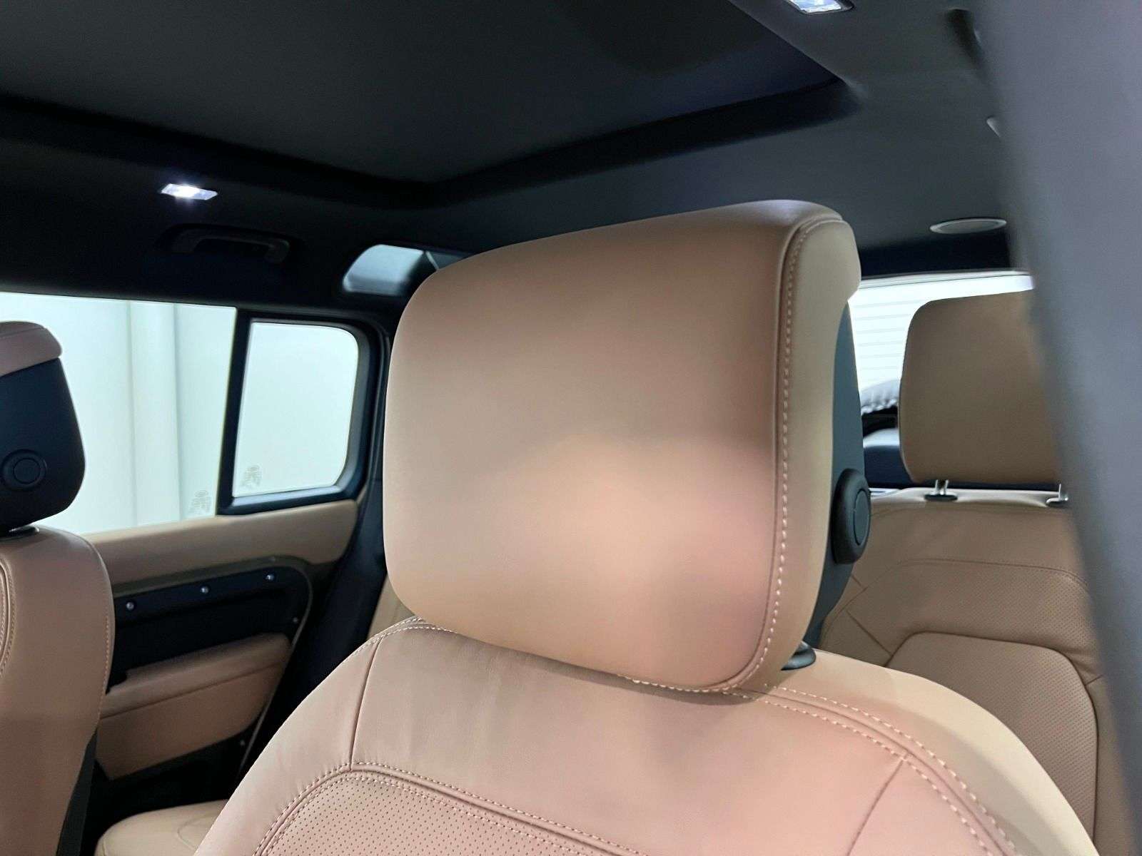 2026 Land Rover Defender 110 P400 X-DYNAMIC SE thumb 26