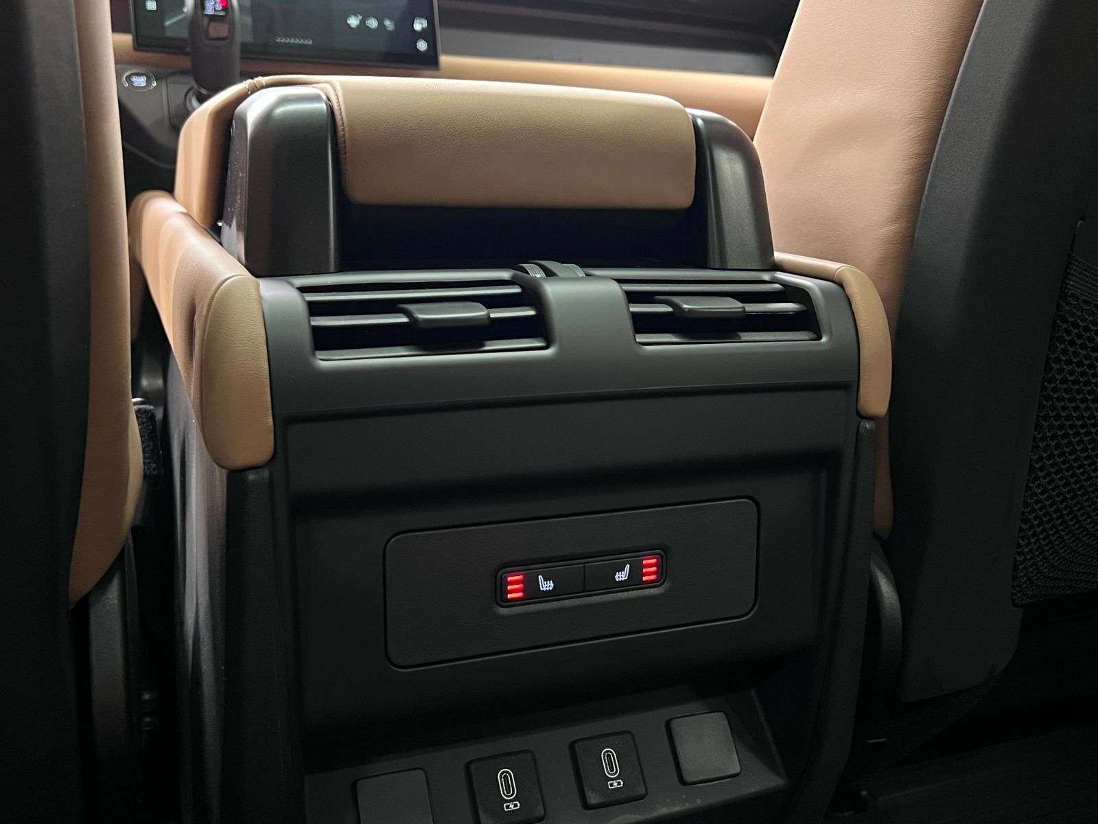 2026 Land Rover Defender 110 P400 X-DYNAMIC SE thumb 23
