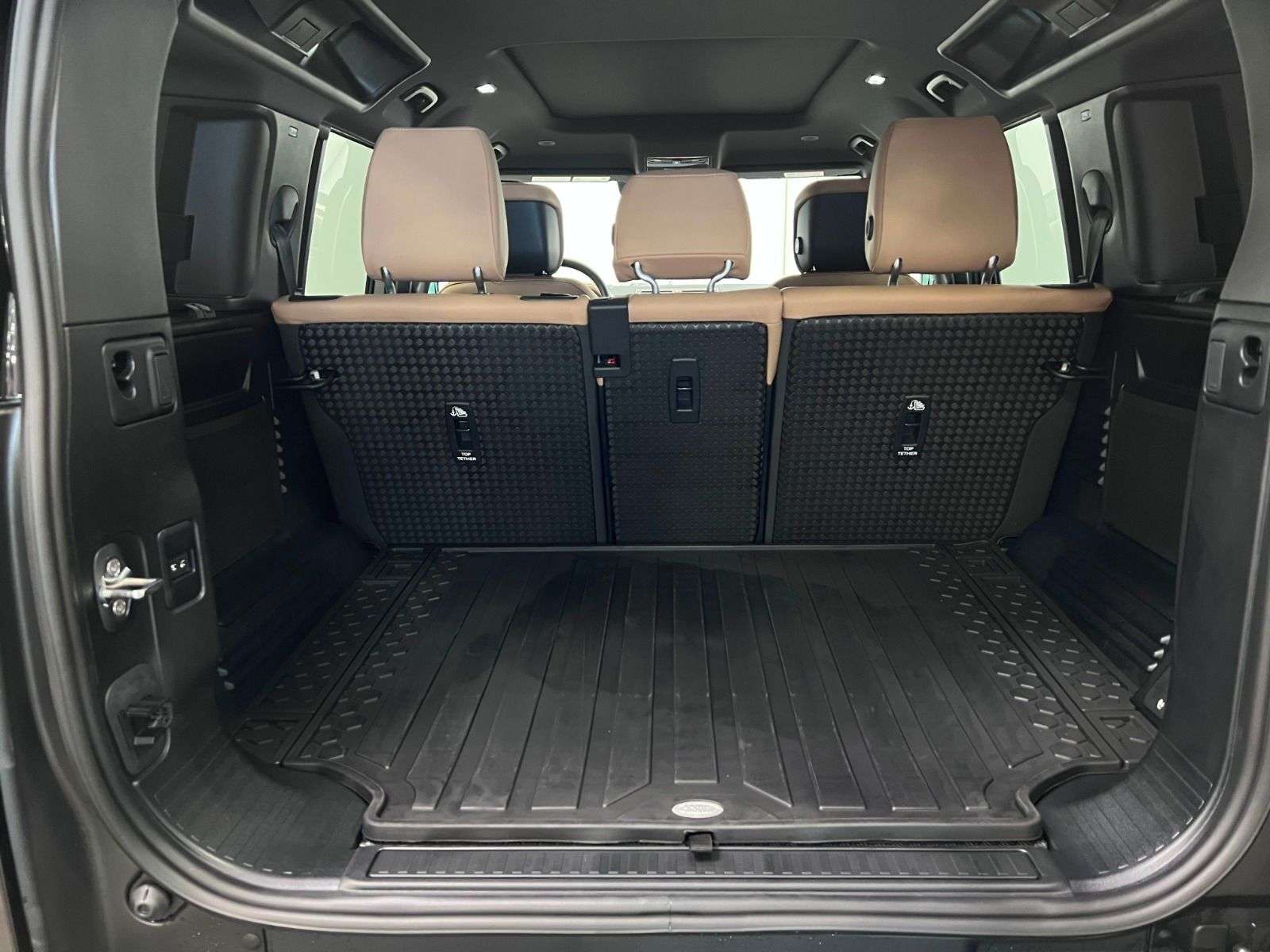 2026 Land Rover Defender 110 P400 X-DYNAMIC SE thumb 36