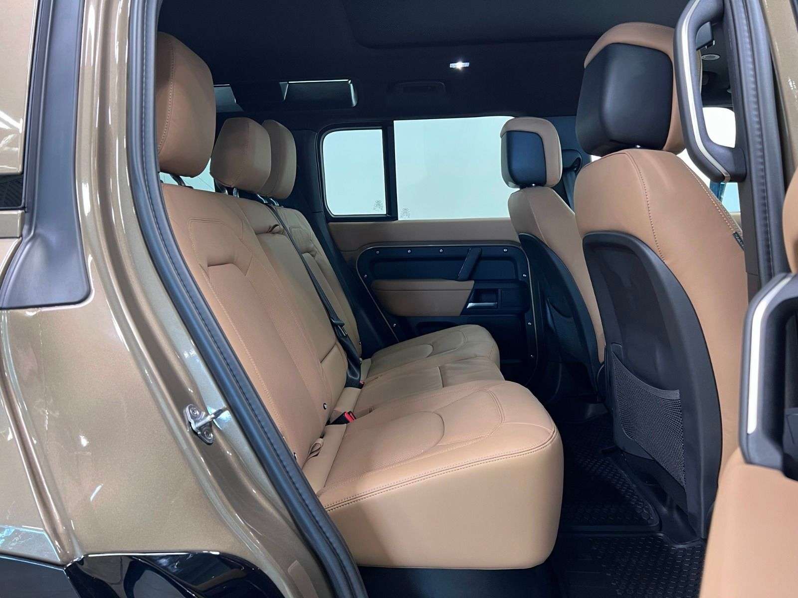 2026 Land Rover Defender 110 P400 X-DYNAMIC SE thumb 24