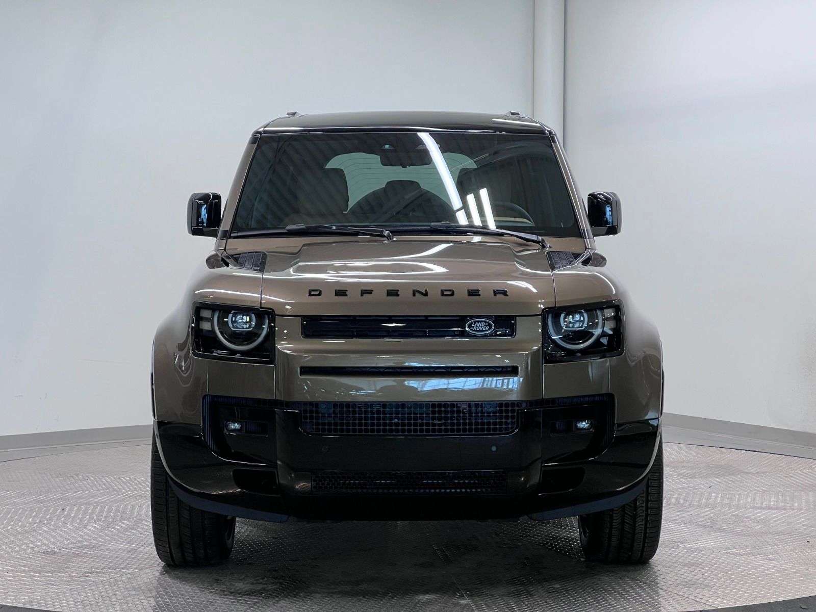 2026 Land Rover Defender 110 P400 X-DYNAMIC SE thumb 8