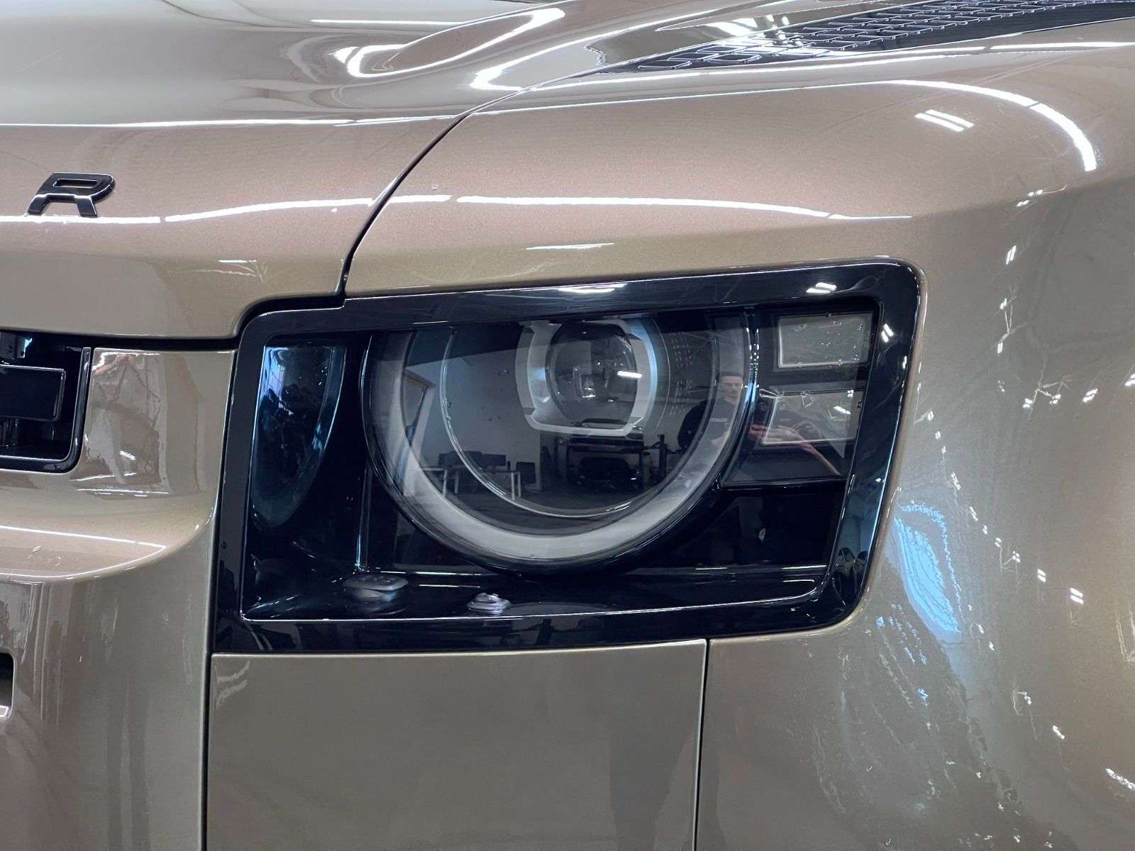 2026 Land Rover Defender 110 P400 X-DYNAMIC SE thumb 12