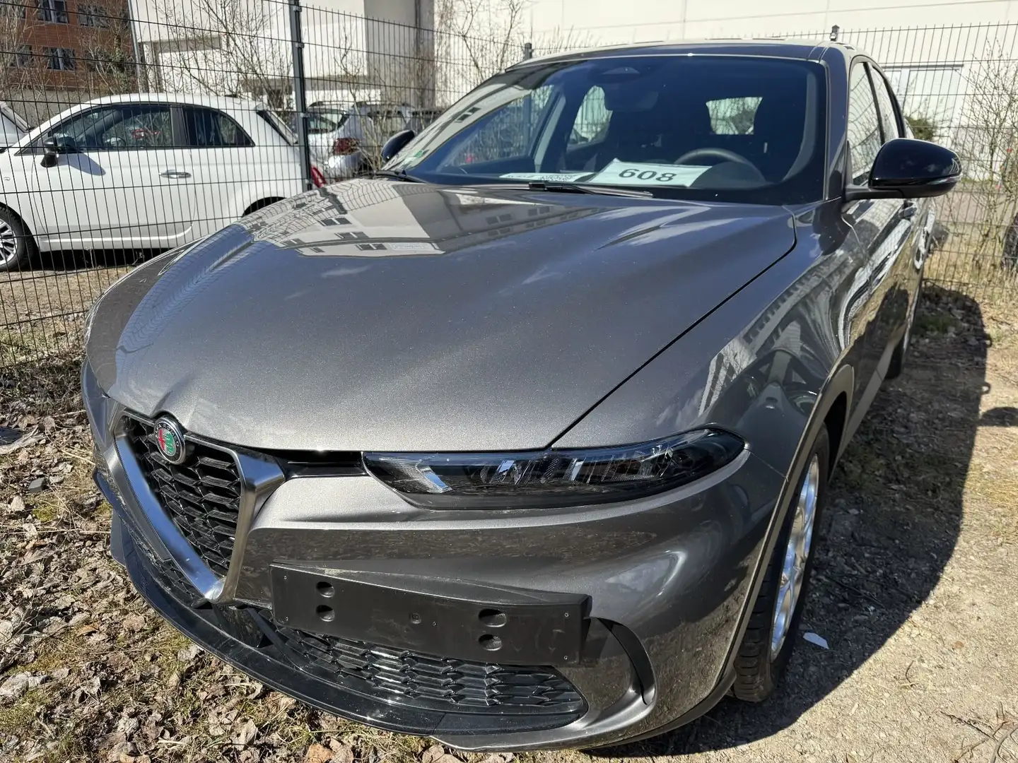 Alfa Romeo Tonale SUPER 1.5 T 96kW (130ps) 48V-Hybrid 15kW Grau - 2