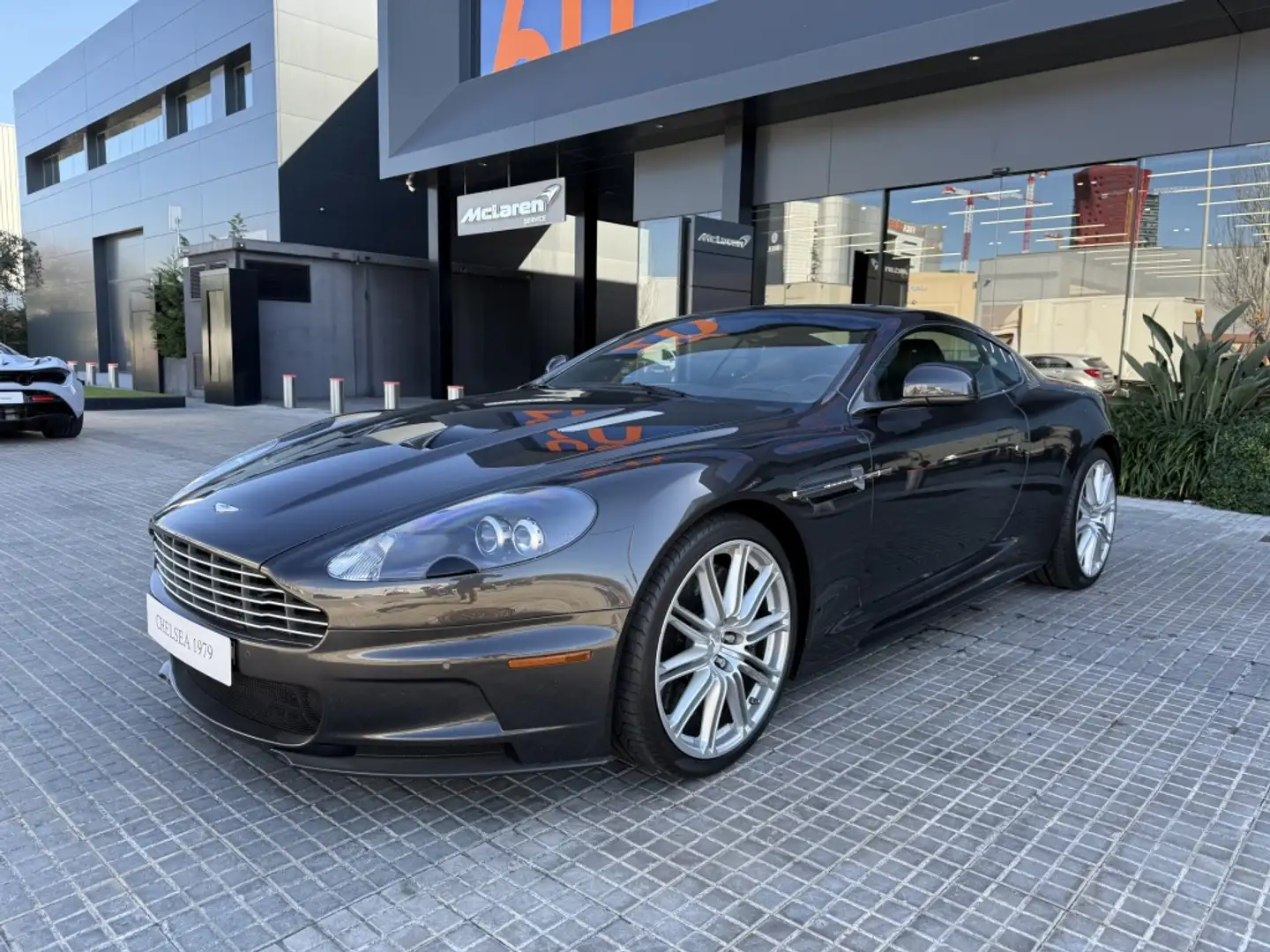 Aston Martin DBS Touchtronic 2 Grijs - 1