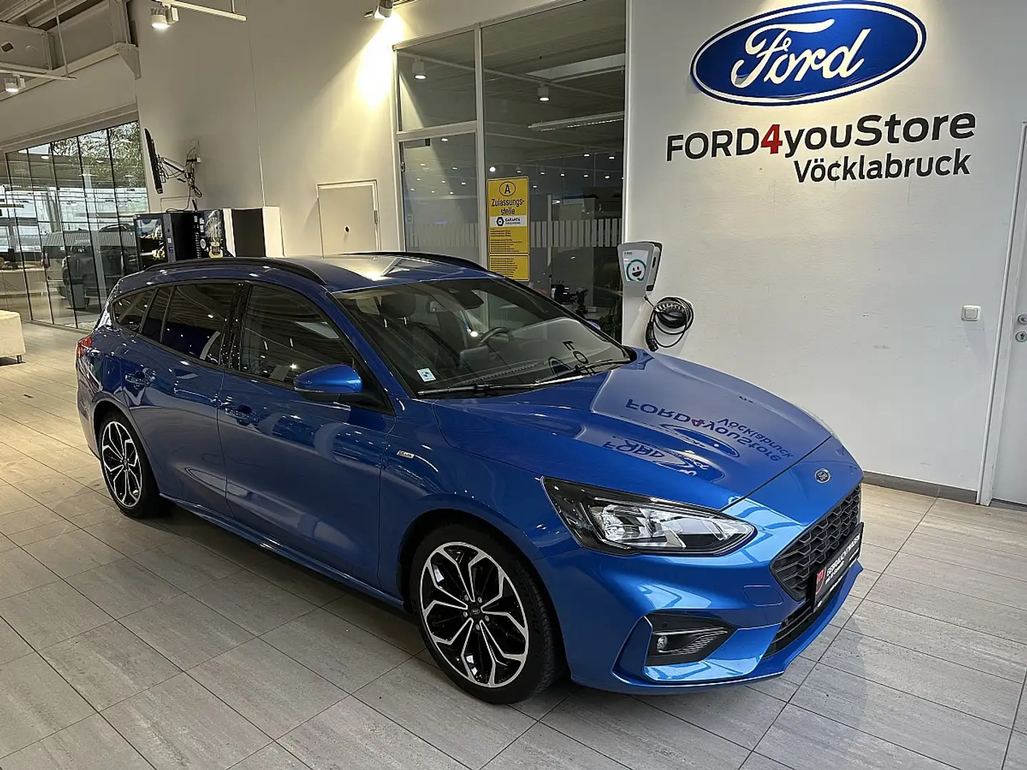 Ford Focus Traveller 1,5 EcoBlue ST-Line Aut. Bleu - 1