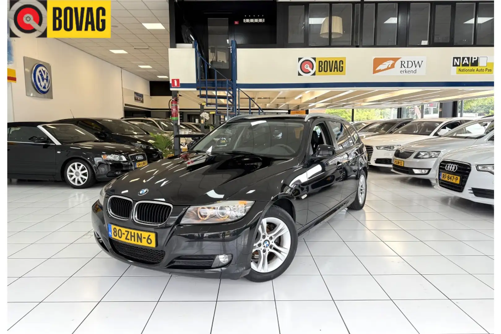 BMW 318 3-serie Touring 318i Corp.L.Lux Line Bovag Garanti Zwart - 1