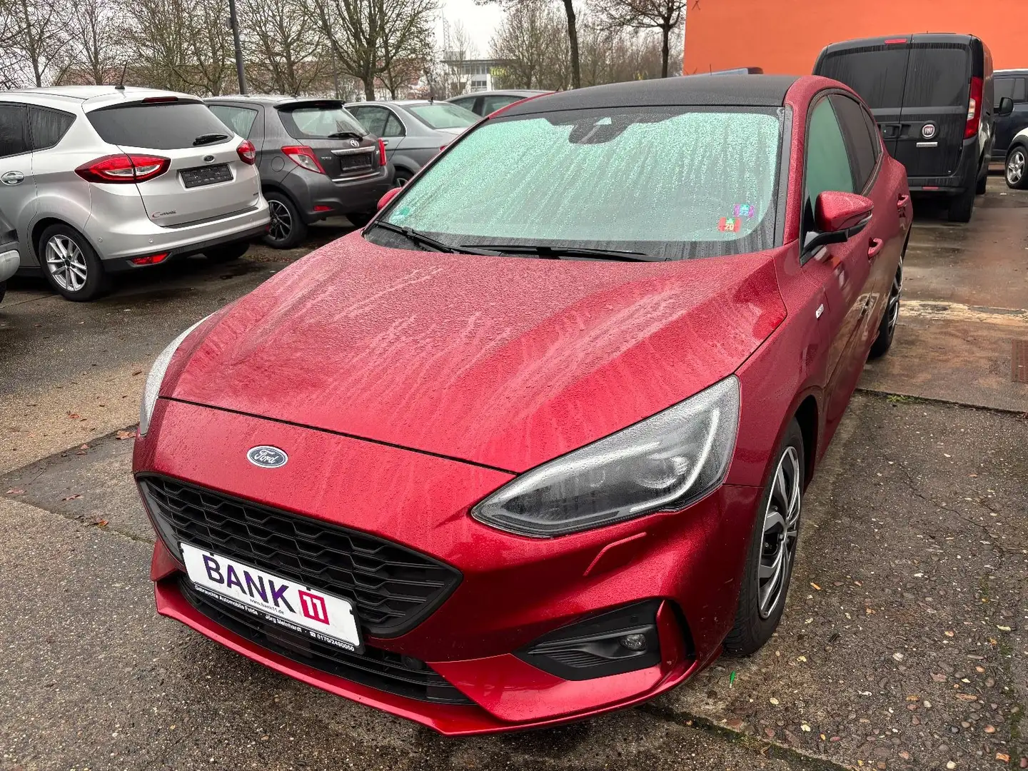 Ford Focus Lim. ST-Line PANO NAVI WIPP KAMERA Brun - 2